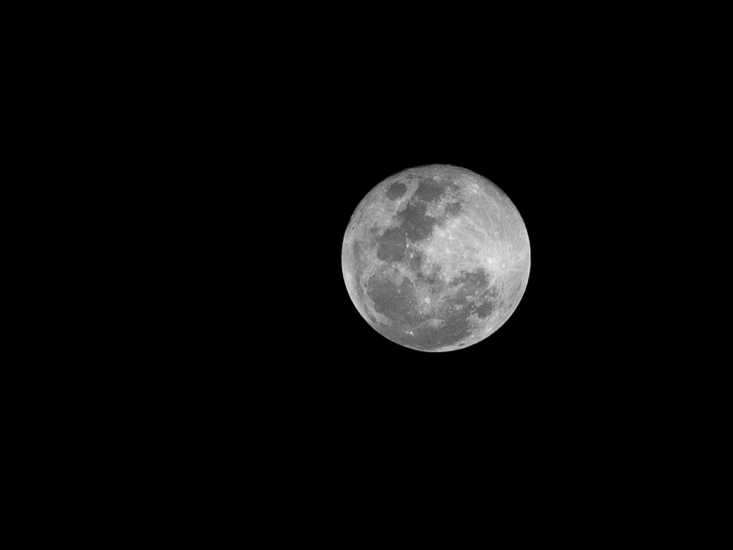 Nikon AF-S Nikkor 70-200mm F4G ED VR sample photo. Full moon photography