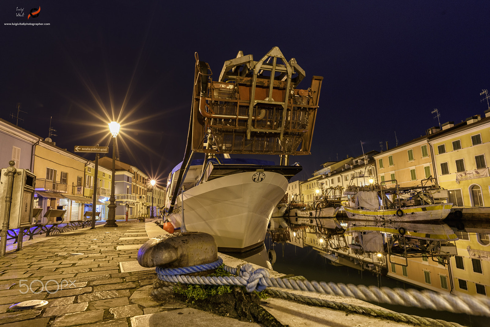 Nikon D810 + Nikon AF-S Nikkor 20mm F1.8G ED sample photo. Fish boat photography
