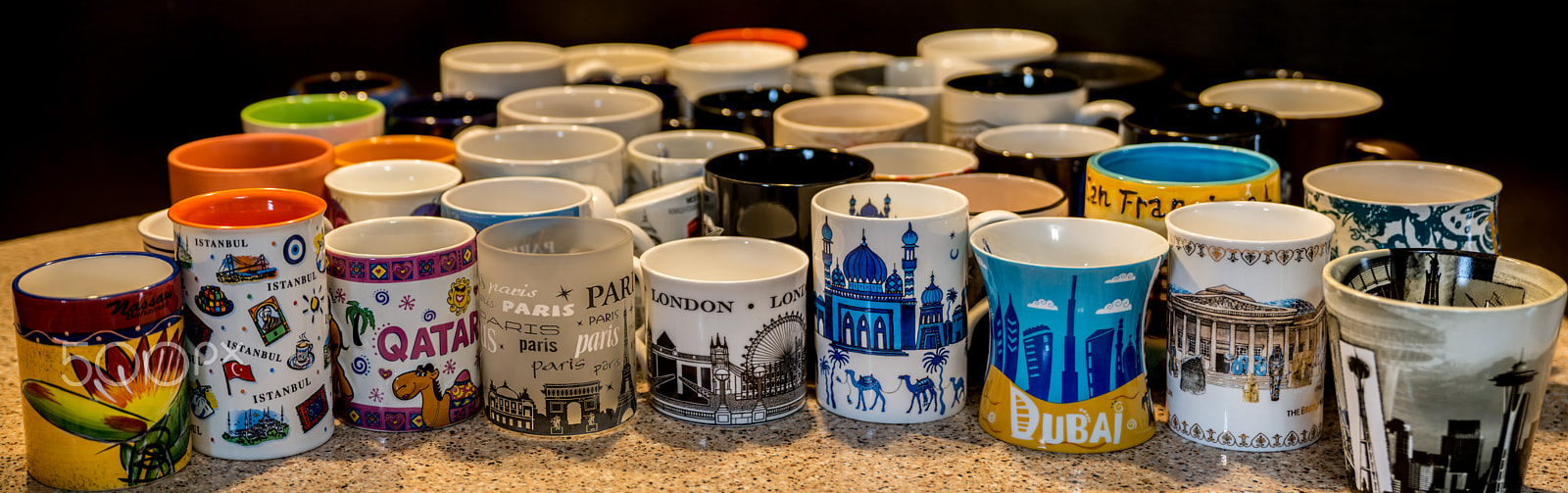AF Zoom-Nikkor 28-105mm f/3.5-4.5D IF sample photo. Souvenirs photography