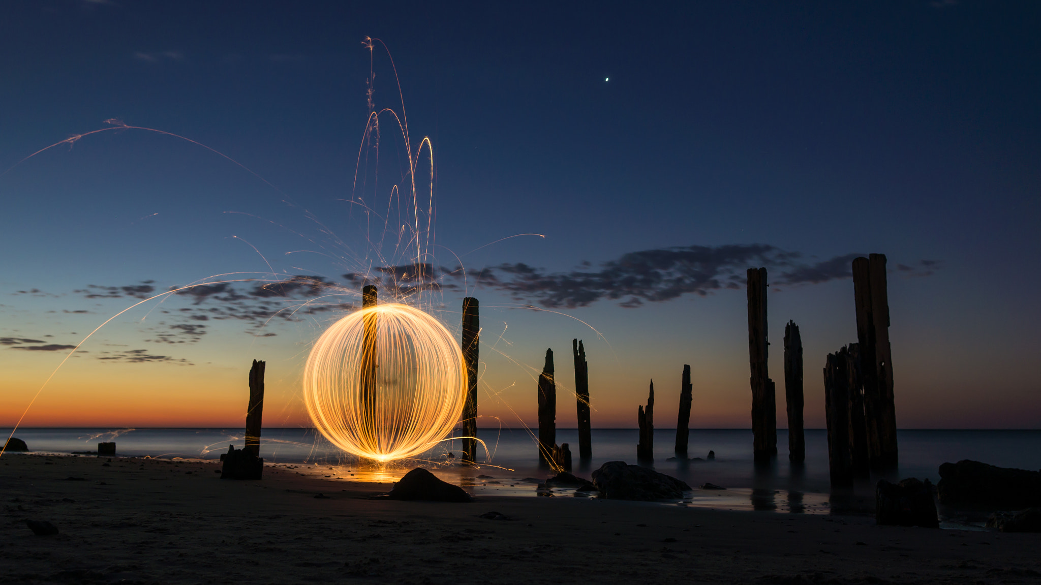 Sony Alpha NEX-5N + Sigma 19mm F2.8 EX DN sample photo. Beach light ball photography