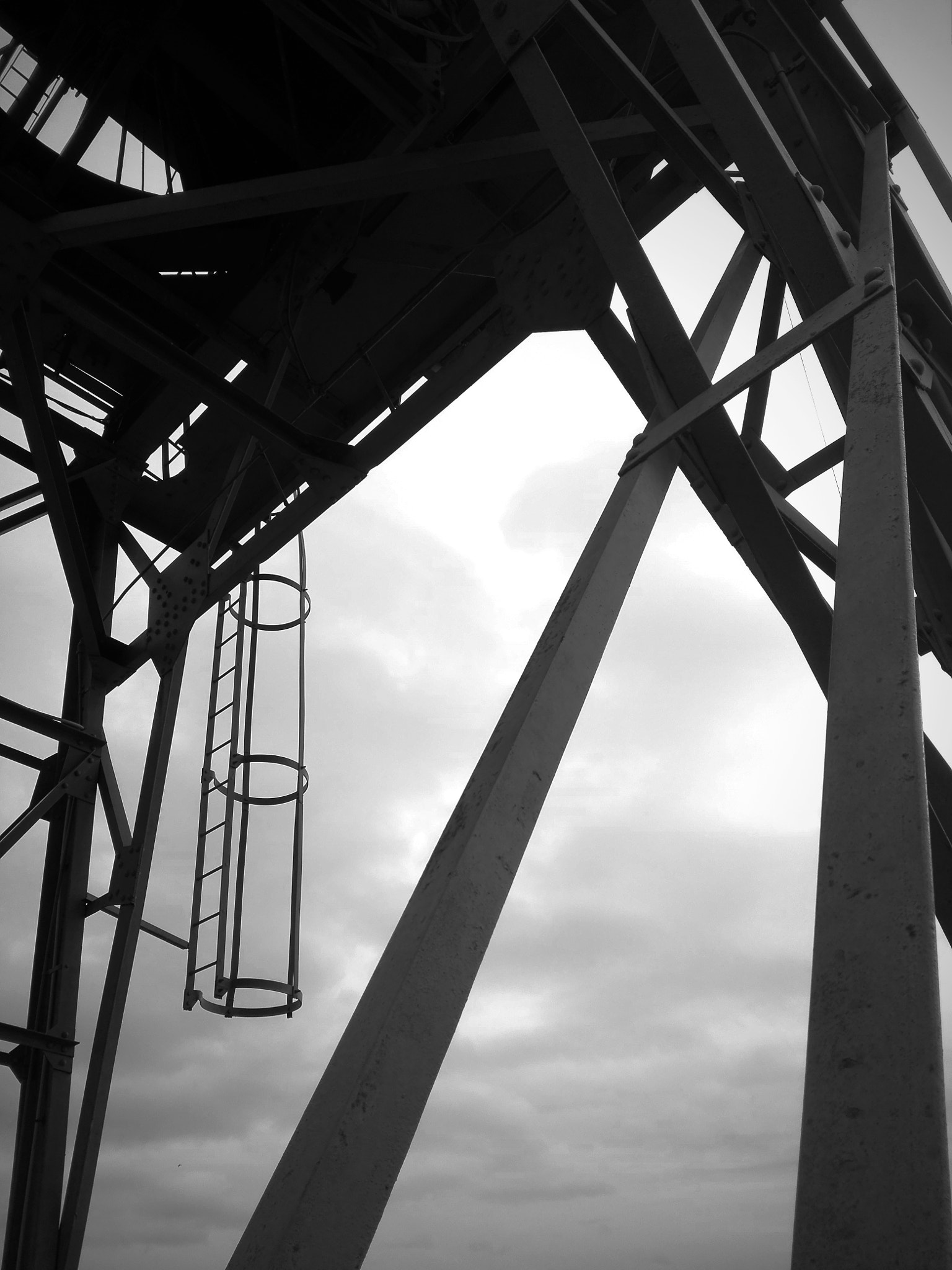HUAWEI Che2-L11 sample photo. Steel beams, a ladder photography
