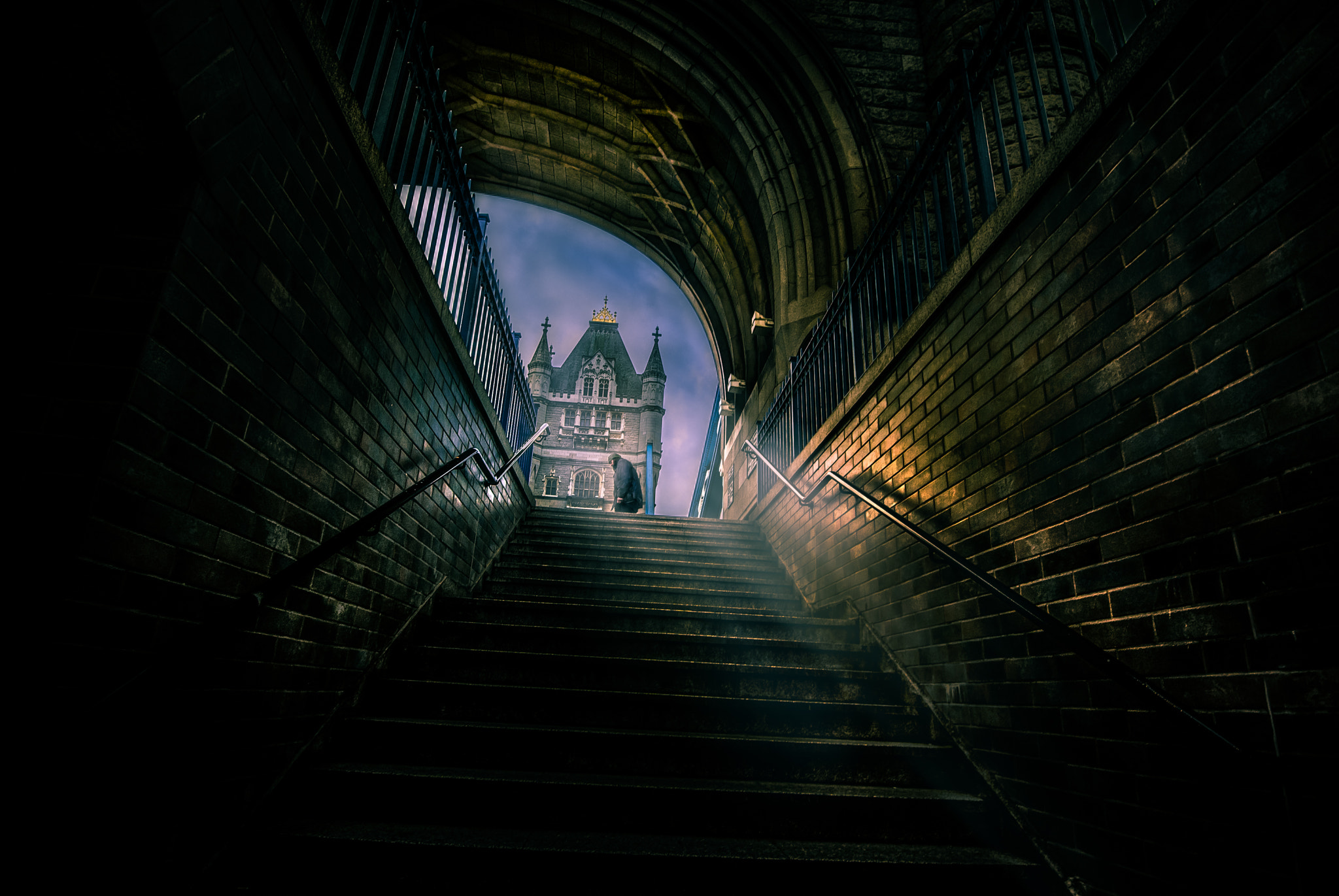 Nikon 1 Nikkor VR 6.7-13mm F3.5-5.6 sample photo. Tower bridge, 6:31 am... photography