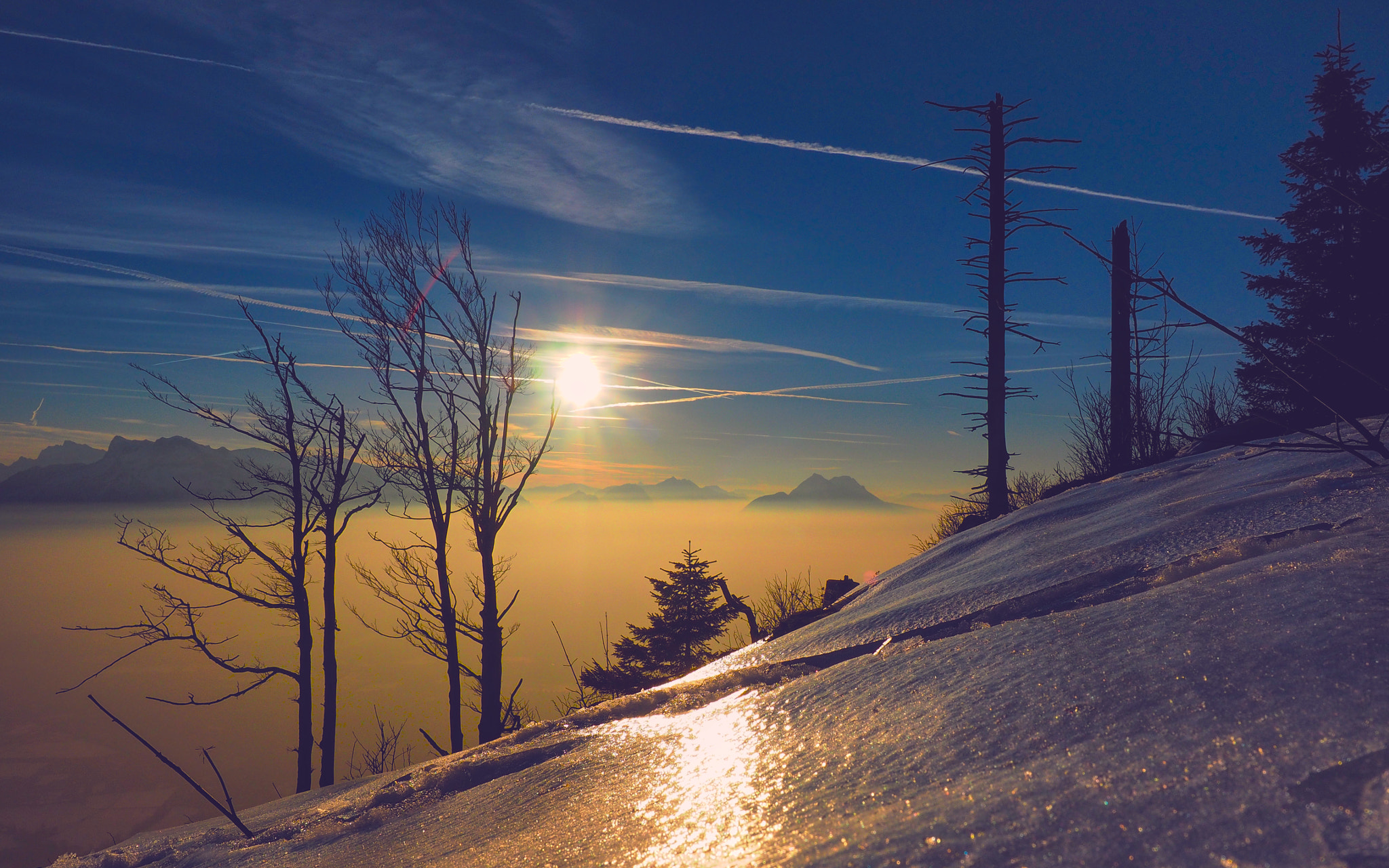 Olympus M.Zuiko Digital ED 12-40mm F2.8 Pro sample photo. Contrails or chemtrails photography