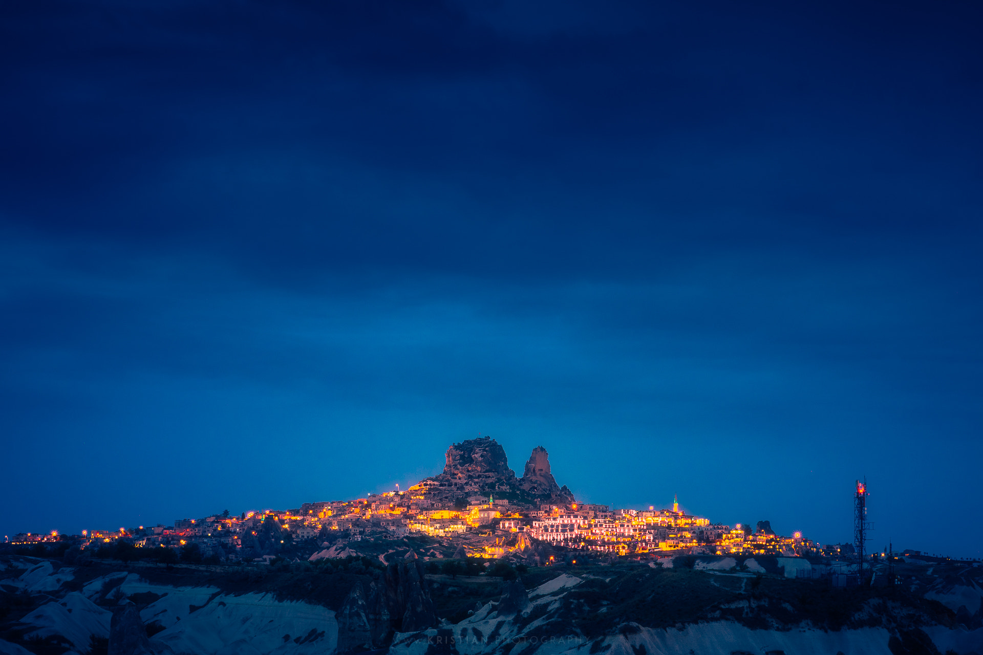 Sony a7 + ZEISS Batis 85mm F1.8 sample photo. Uçhisar at night photography