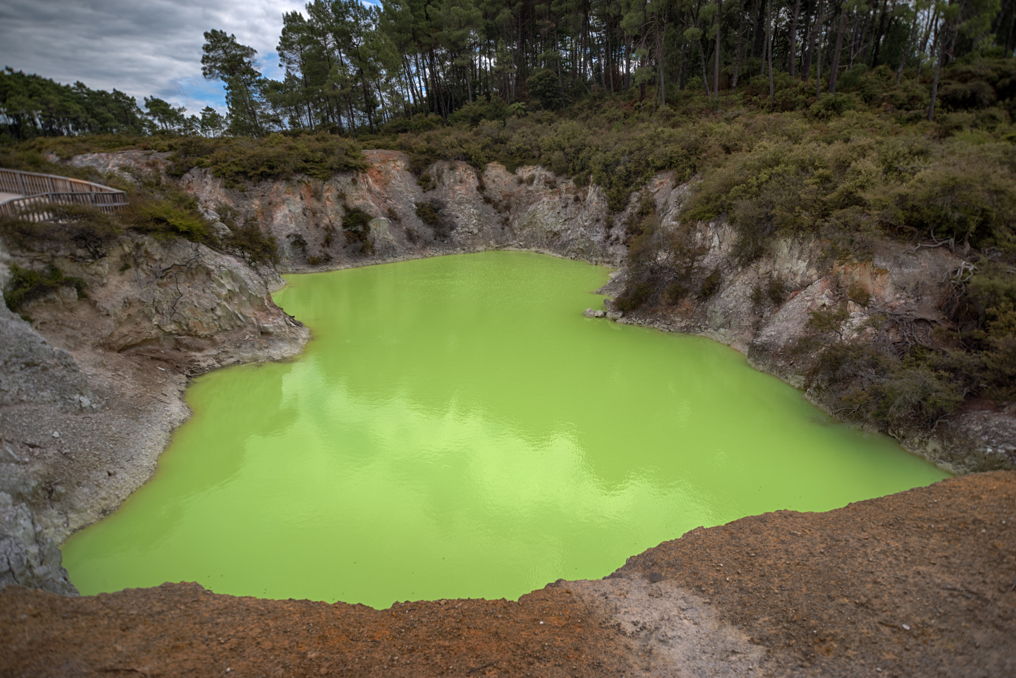 Sigma 10-20mm F3.5 EX DC HSM sample photo. Emerald lake wai-o-tapu photography