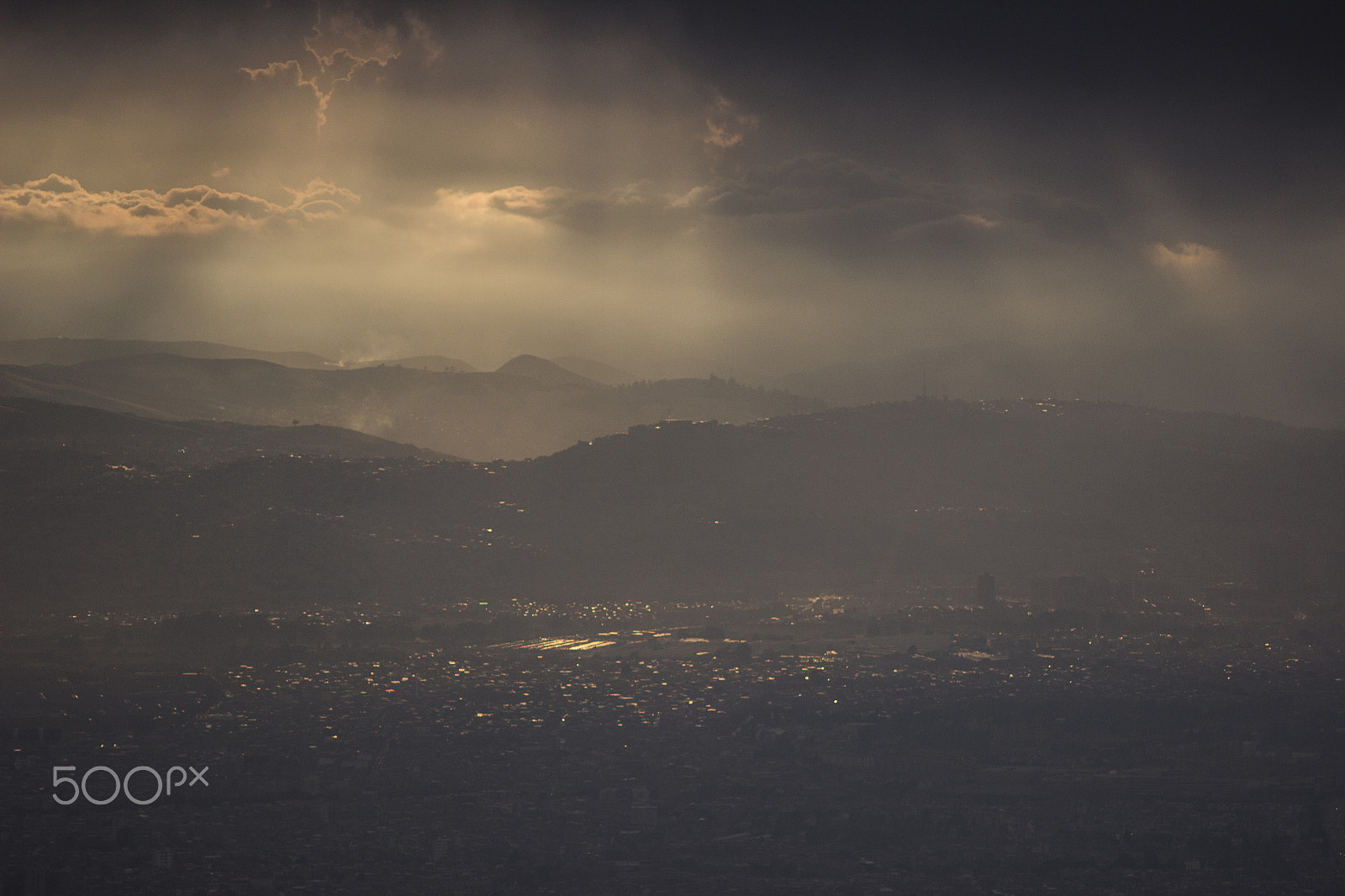 Canon EOS 600D (Rebel EOS T3i / EOS Kiss X5) sample photo. Bogotá sunset photography