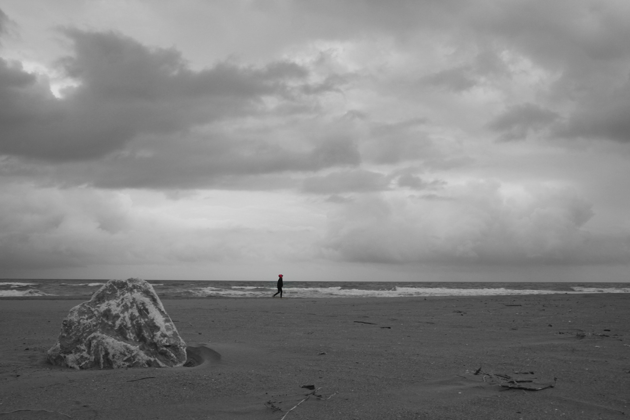 Canon EOS 50D sample photo. La mer par un temps gris en nb photography