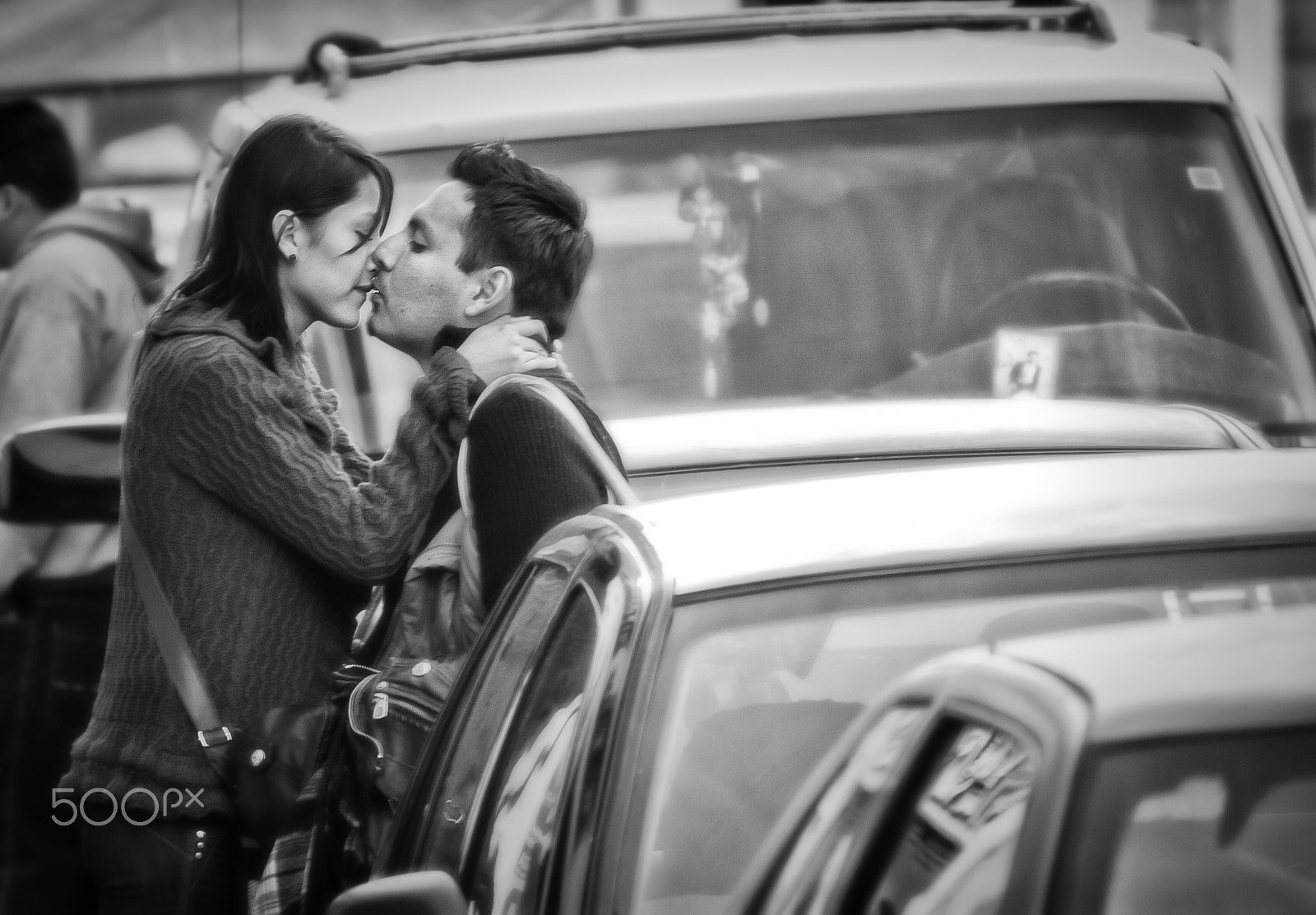 Canon EF-S 55-250mm F4-5.6 IS sample photo. The kiss photography