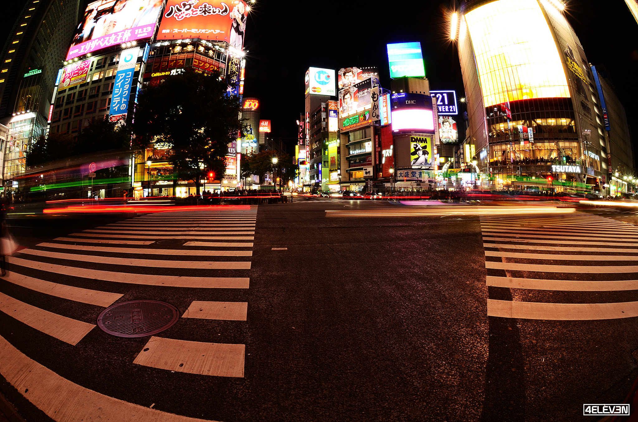 Nikon D7000 + Nikon AF DX Fisheye-Nikkor 10.5mm F2.8G ED sample photo. Long exposure at shibuya crossing photography