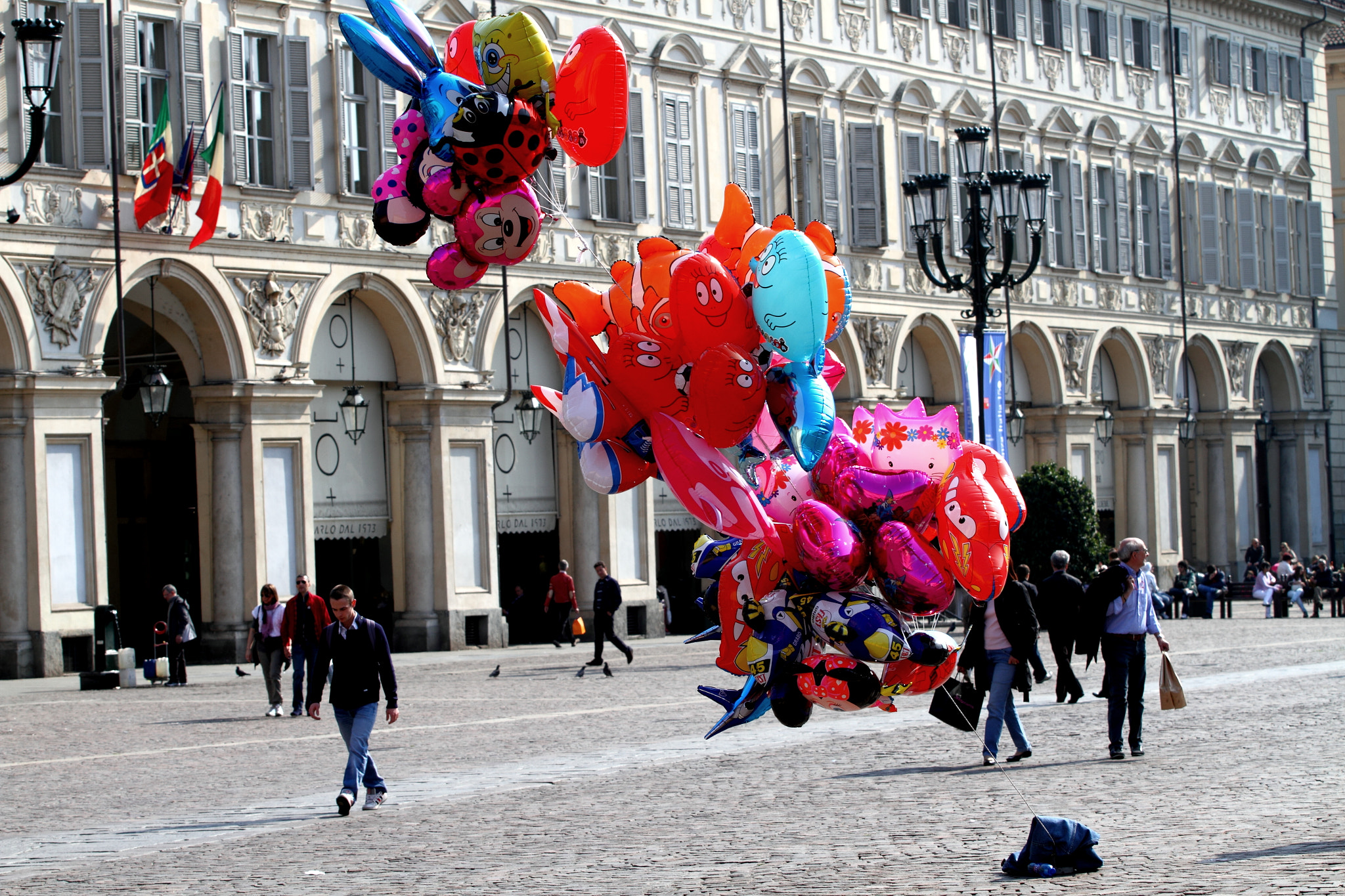 Canon EF 70-200mm F4L USM sample photo. Colors in turin photography