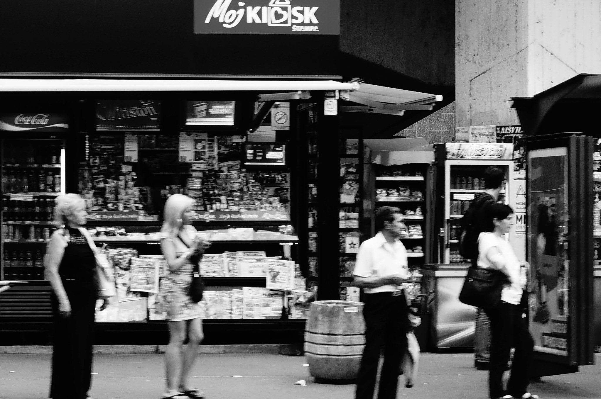 Sony Alpha NEX-6 sample photo. Black&white street photography