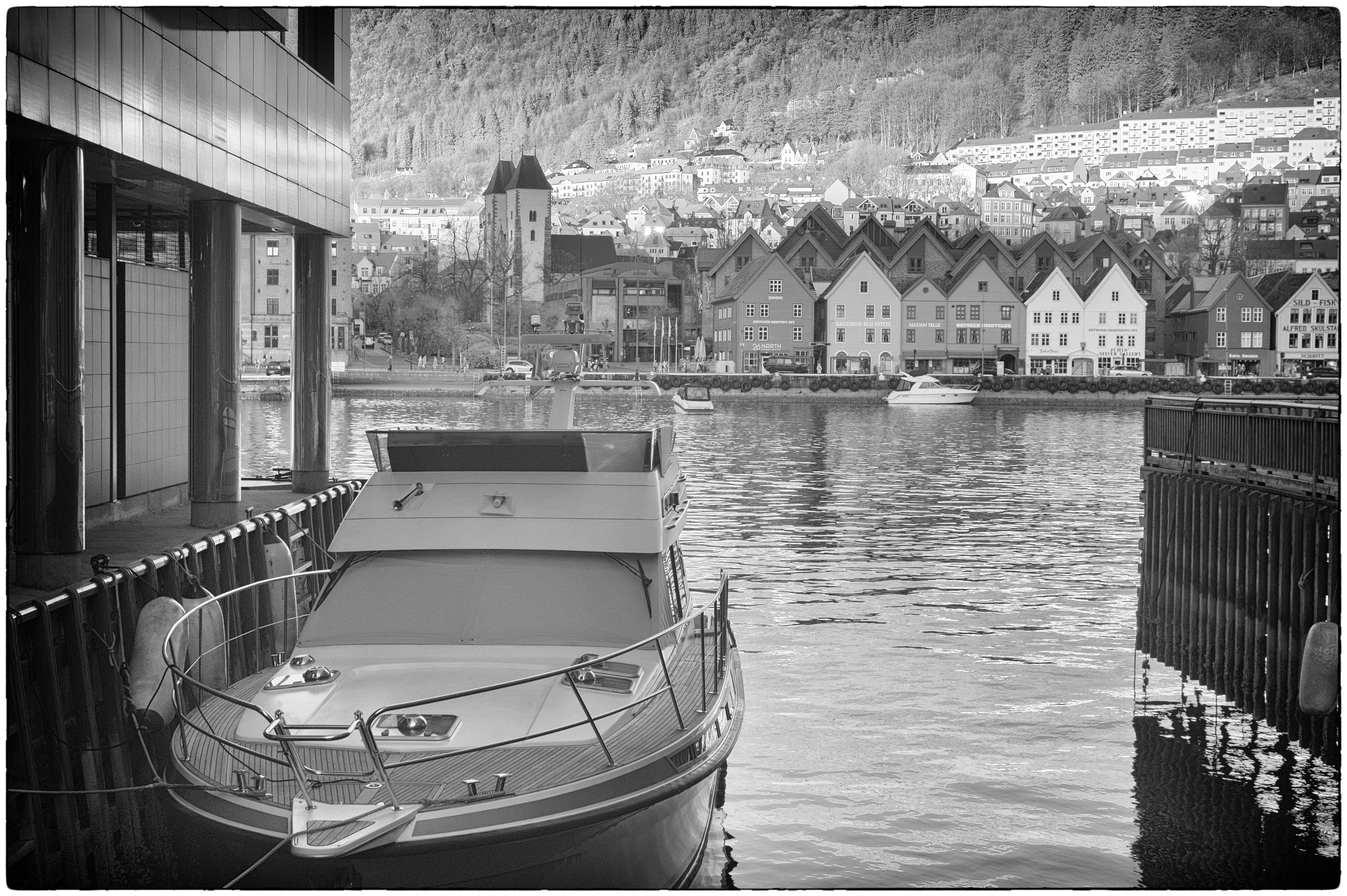 Sony Sonnar T* FE 35mm F2.8 ZA sample photo. Bryggen b&w + ir photography