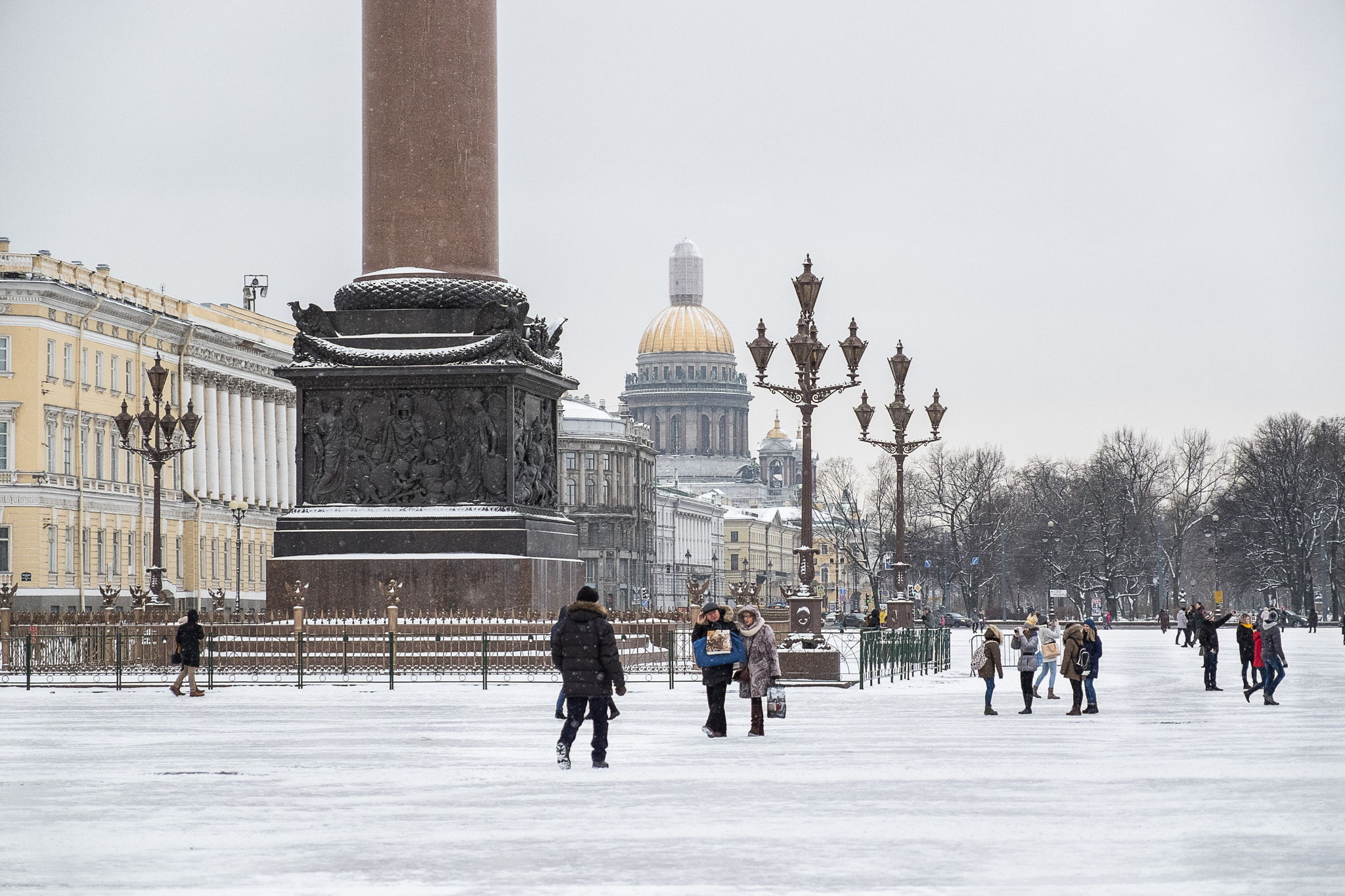 Fujifilm X-T10 + Fujifilm XF 16-55mm F2.8 R LM WR sample photo. Palace square in winter photography