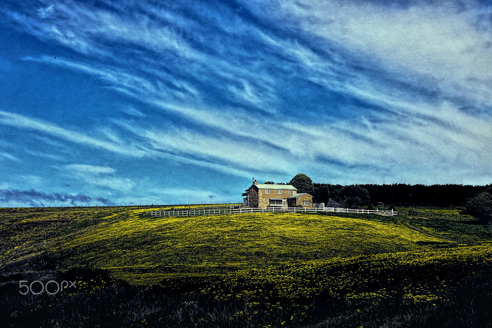 Canon EOS 6D + Sigma 24-105mm f/4 DG OS HSM | A sample photo. House on the hill edited photography