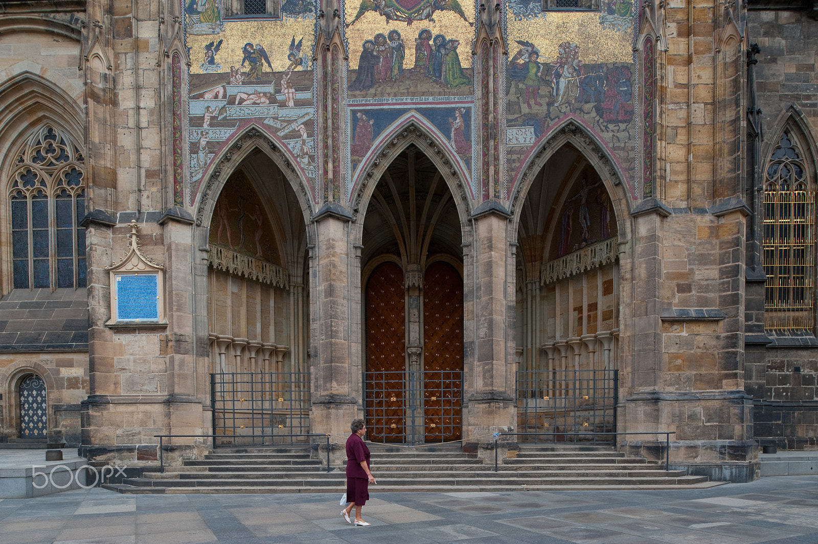 Nikon D700 + Nikon PC-E Nikkor 24mm F3.5D ED Tilt-Shift sample photo. Cathedral of saint vit photography