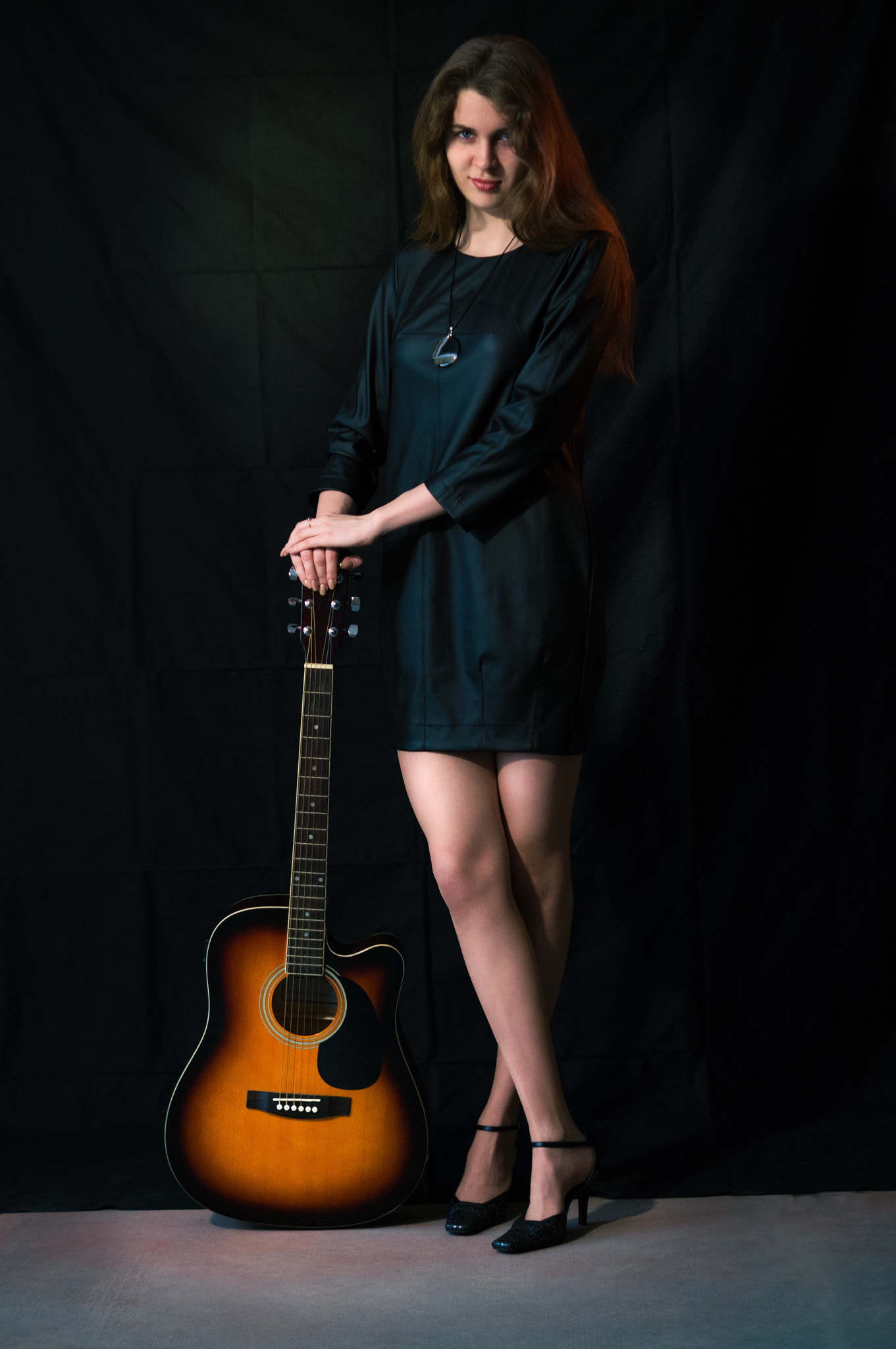 Sony SLT-A37 + Sony DT 50mm F1.8 SAM sample photo. Girl with guitar photography