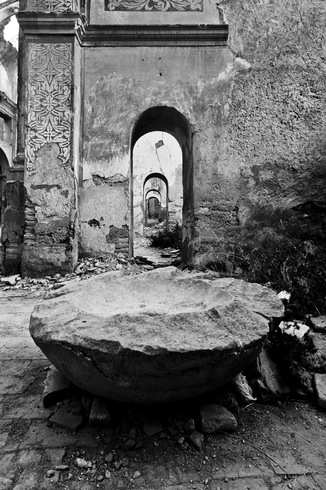 Canon EOS 450D (EOS Rebel XSi / EOS Kiss X2) + Sigma 10-20mm F4-5.6 EX DC HSM sample photo. Old town of belchite photography
