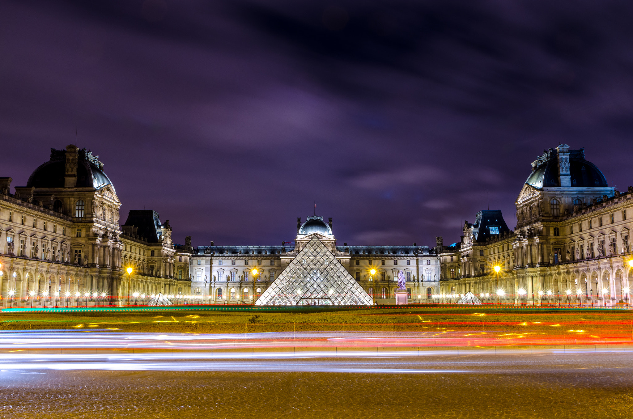 Sigma 17-50mm F2.8 EX DC OS HSM sample photo. Purple louvre photography
