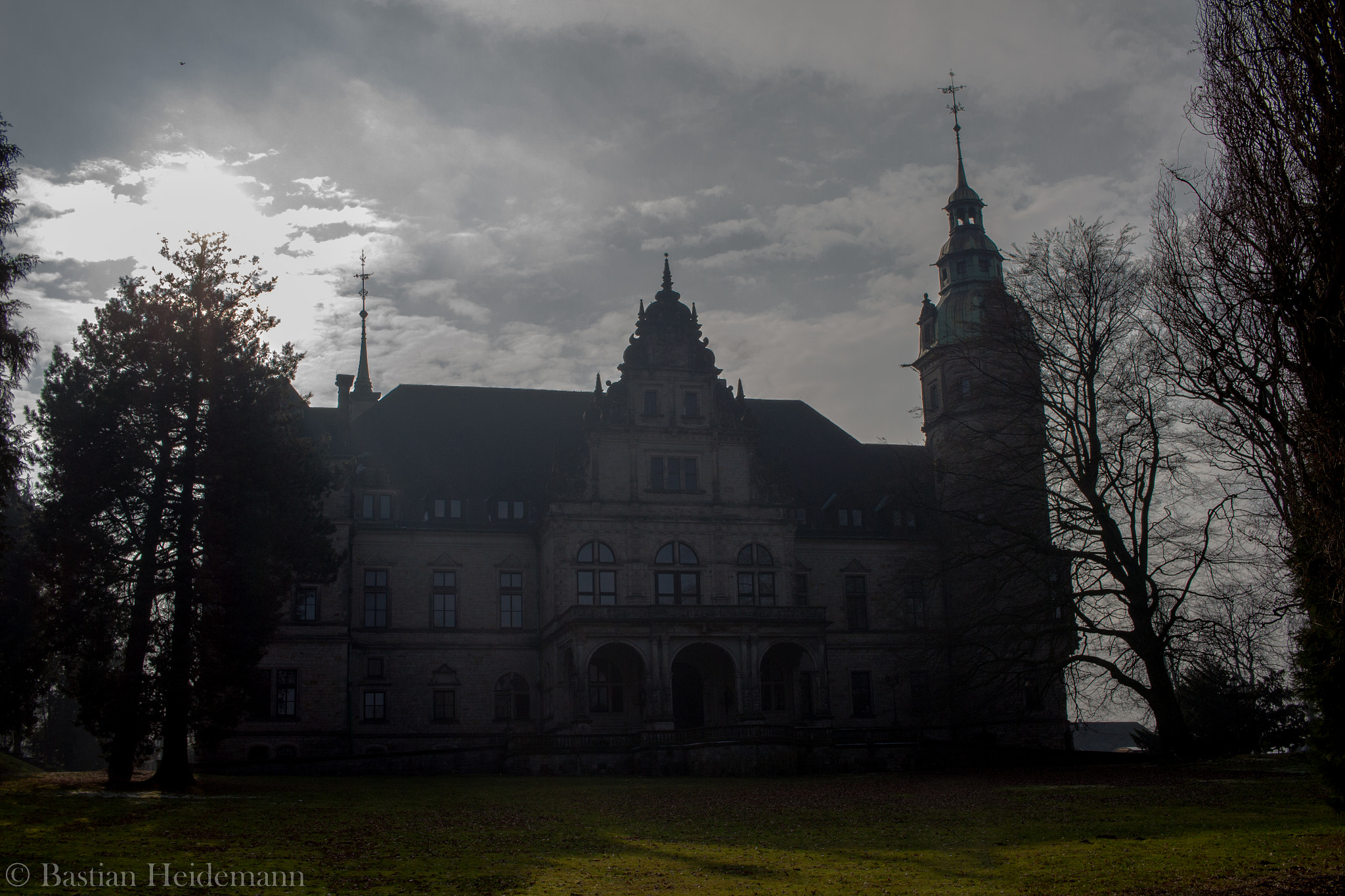 Canon EF-S 24mm F2.8 STM sample photo. Palais photography
