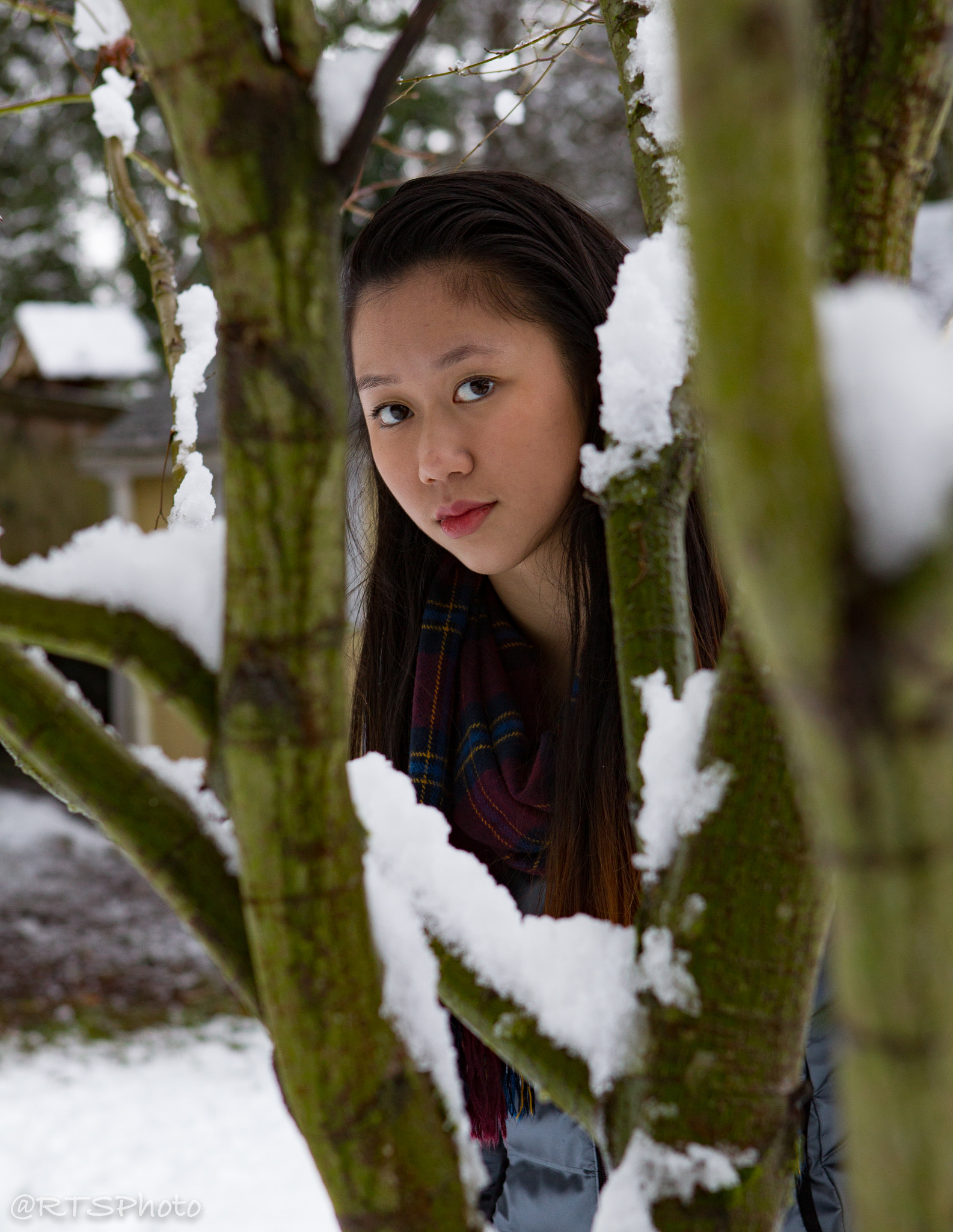 Canon EOS-1D Mark IV sample photo. Emily in the snow photography