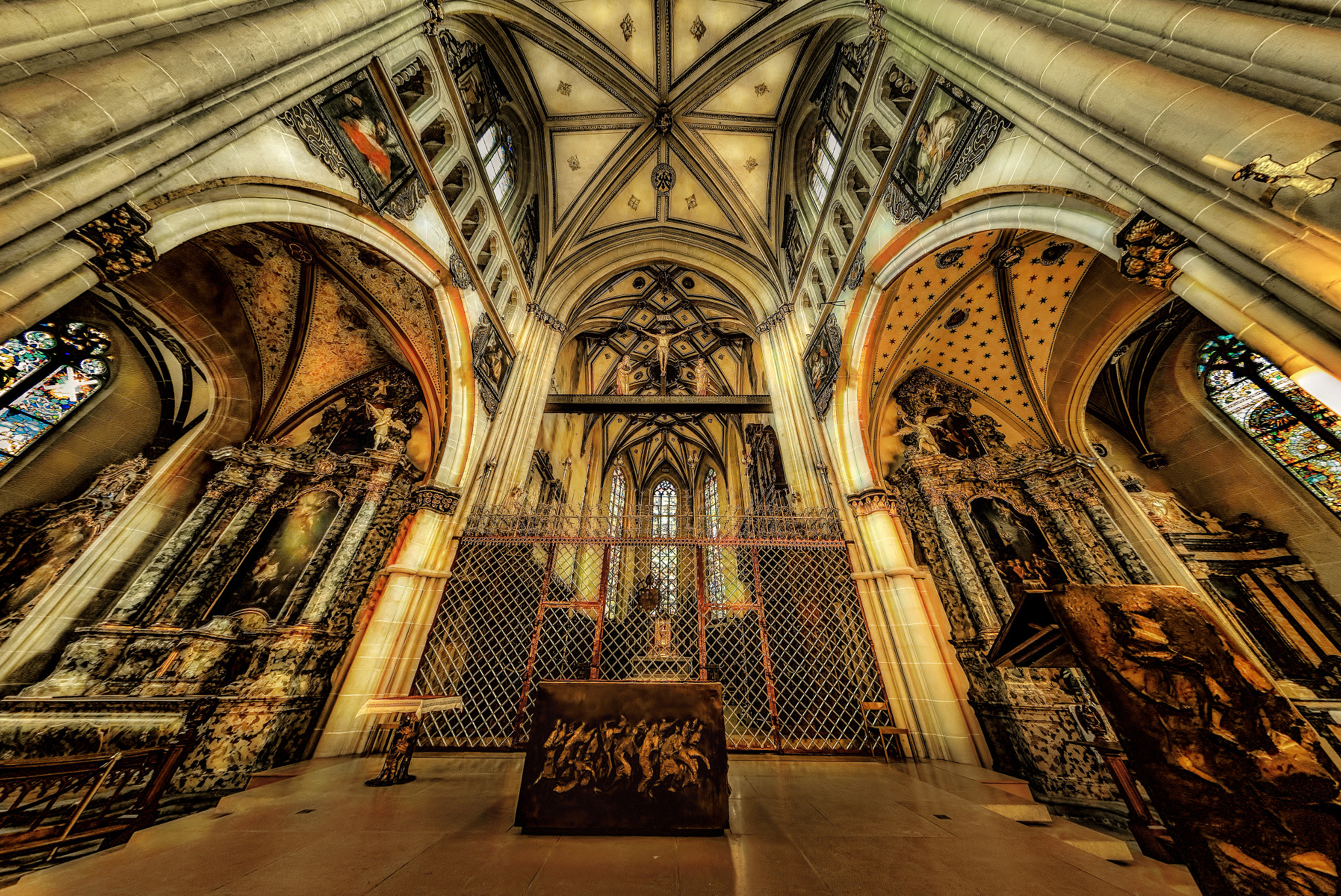 Samyang 12mm F2.8 ED AS NCS Fisheye sample photo. Cathédrale friboug photography