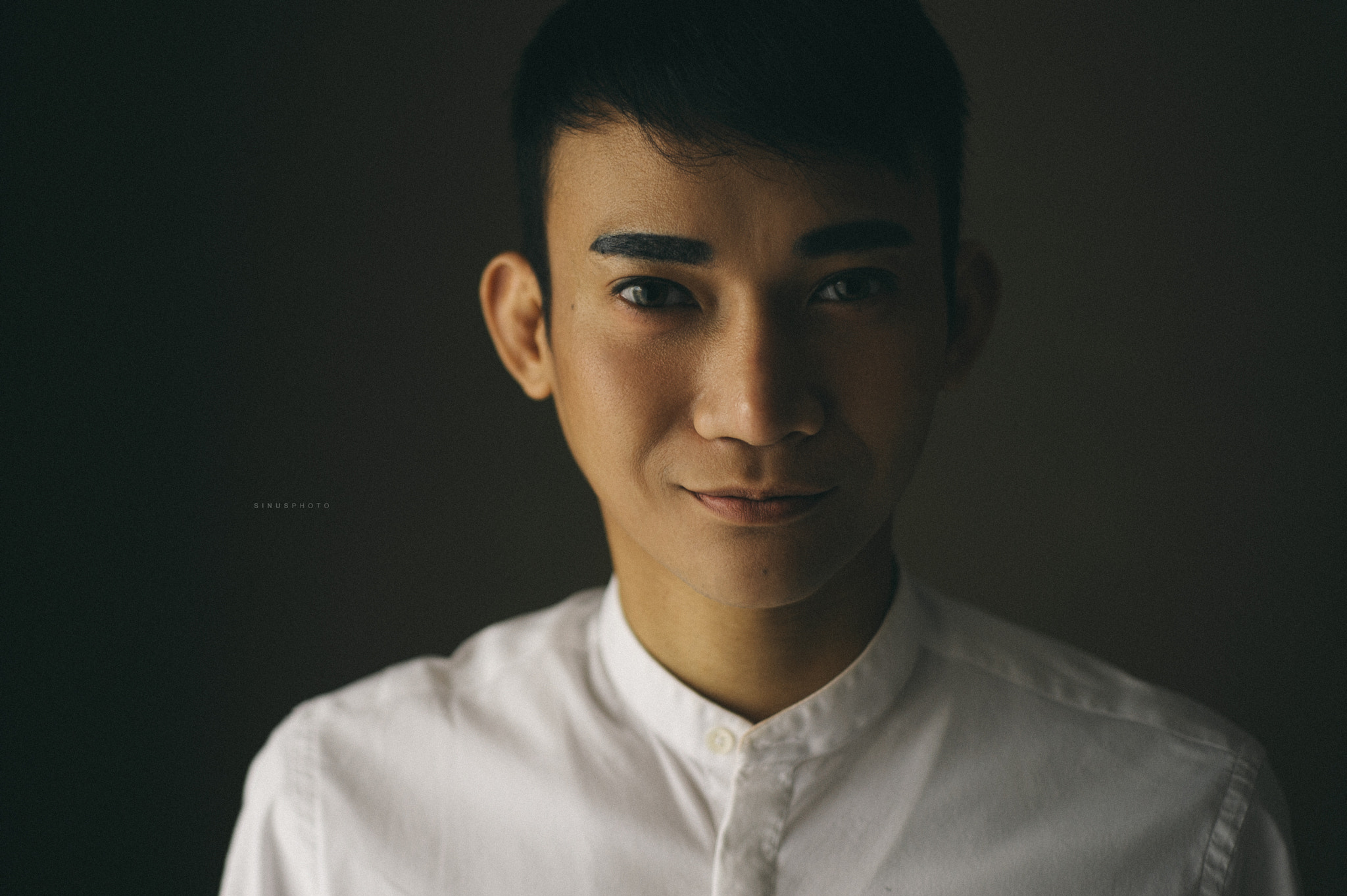 Nikon D700 + AF Nikkor 50mm f/1.8 sample photo. Portrait of a thai man, karl photography