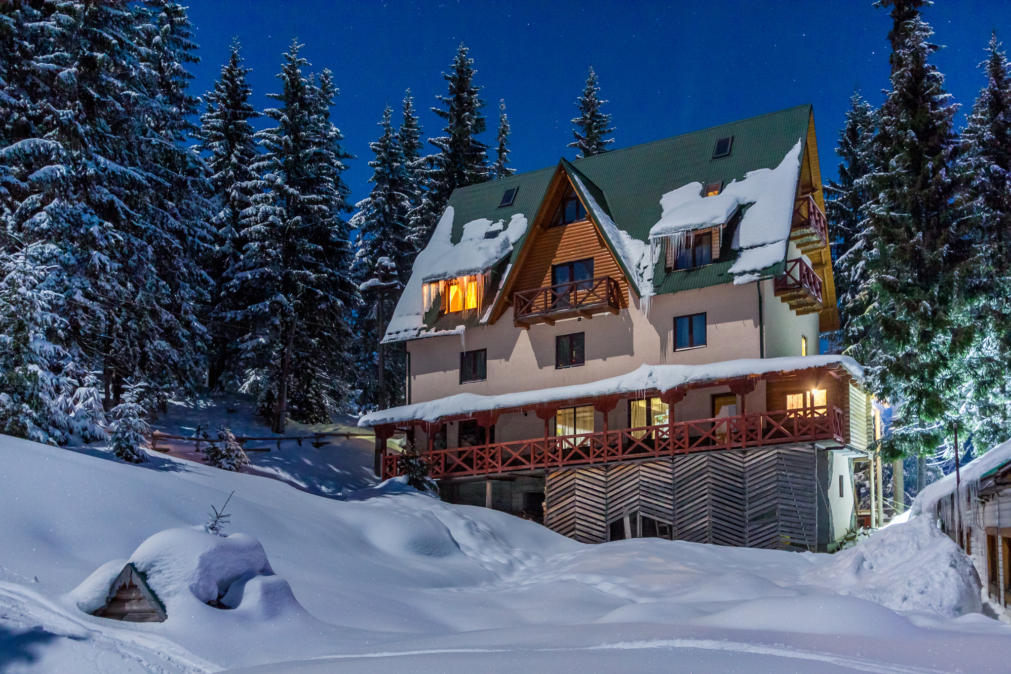 Canon EF-S 10-22mm F3.5-4.5 USM sample photo. The night in carpathians hdr photography