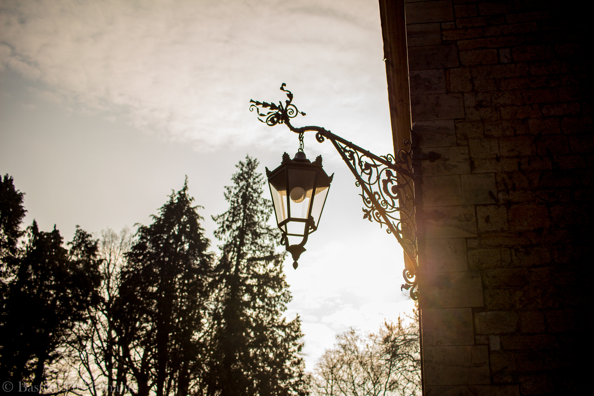 Canon EF-S 24mm F2.8 STM sample photo. Old lamp photography