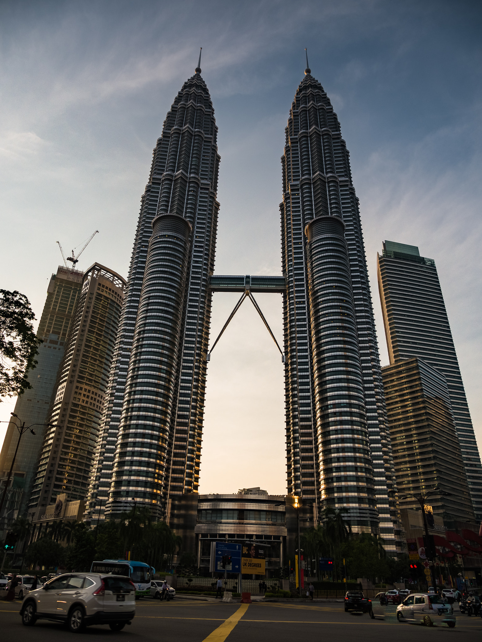 Panasonic Lumix DMC-G7 + Panasonic Lumix G X Vario 12-35mm F2.8 ASPH Power OIS sample photo. Petronas twin tower sunrise kl malaysia photography