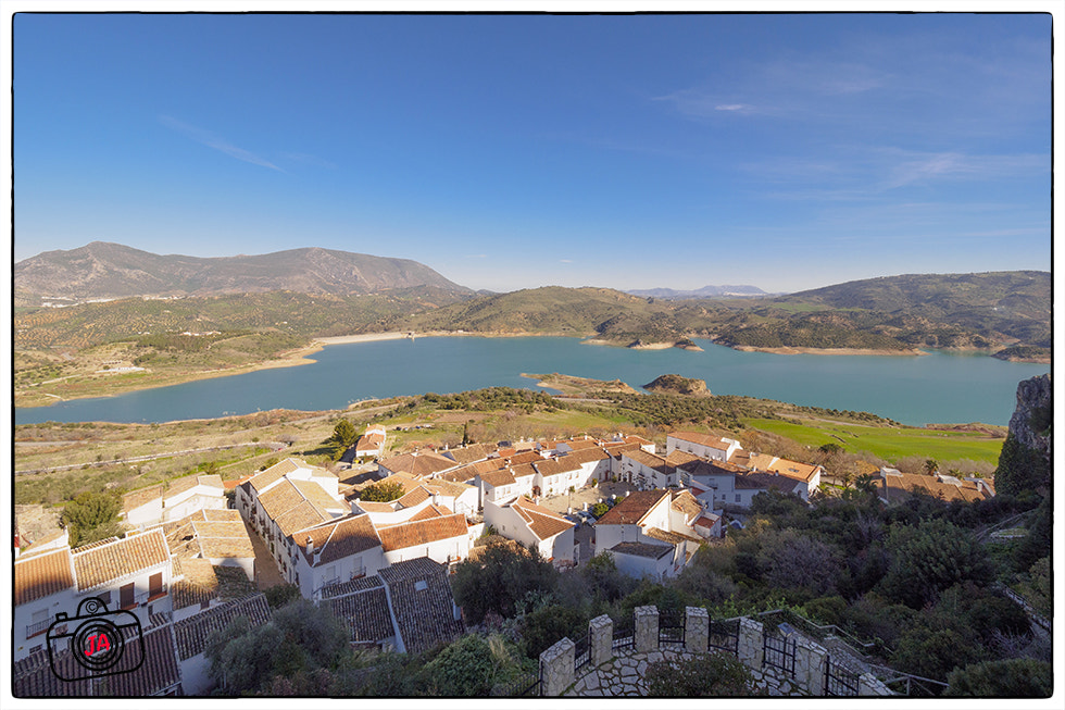 Olympus OM-D E-M10 II + Olympus M.Zuiko Digital ED 7-14mm F2.8 PRO sample photo. Pantano zahara de la sierra.jpg photography