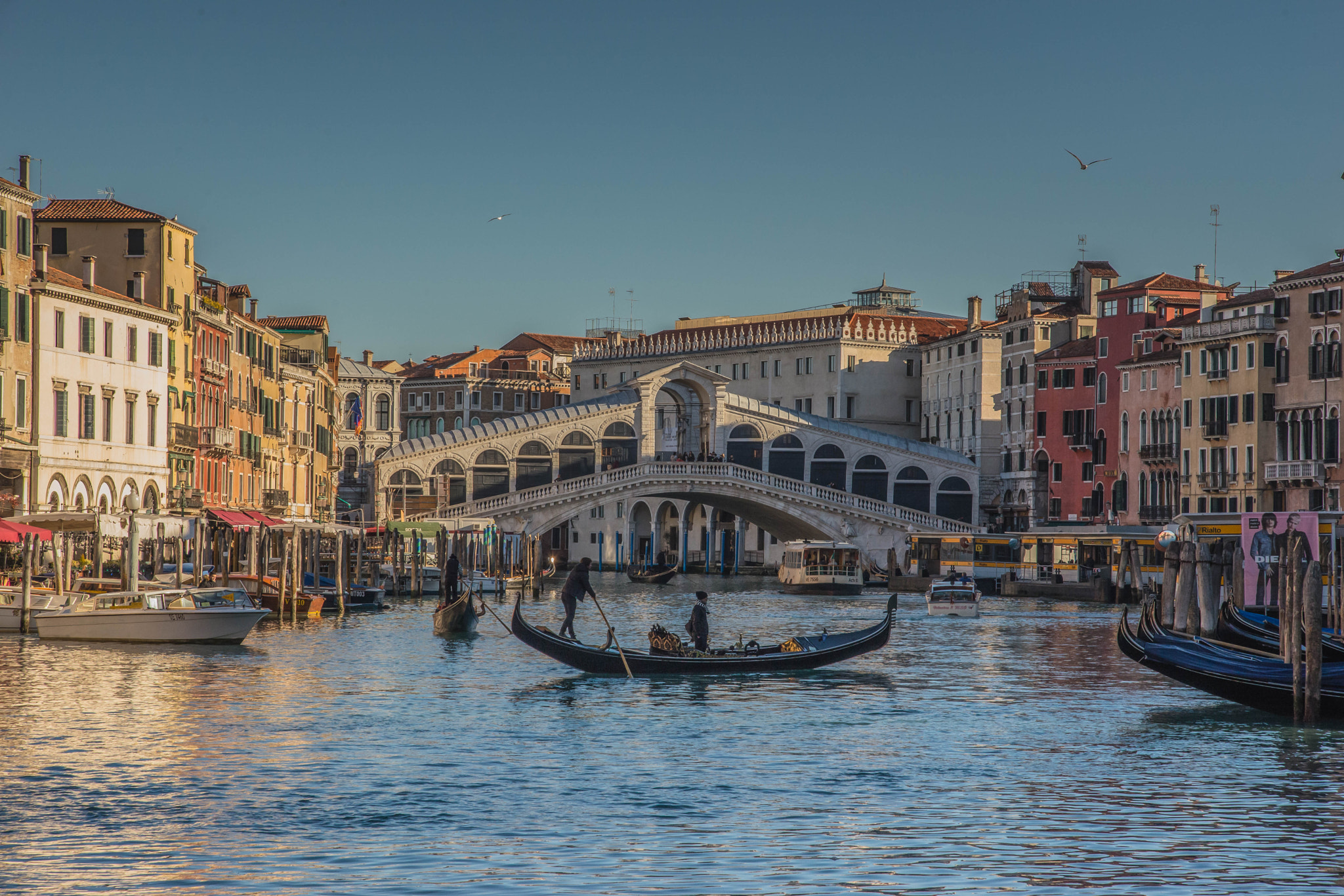 Nikon AF Nikkor 24-85mm F2.8-4D IF sample photo. Venise photography