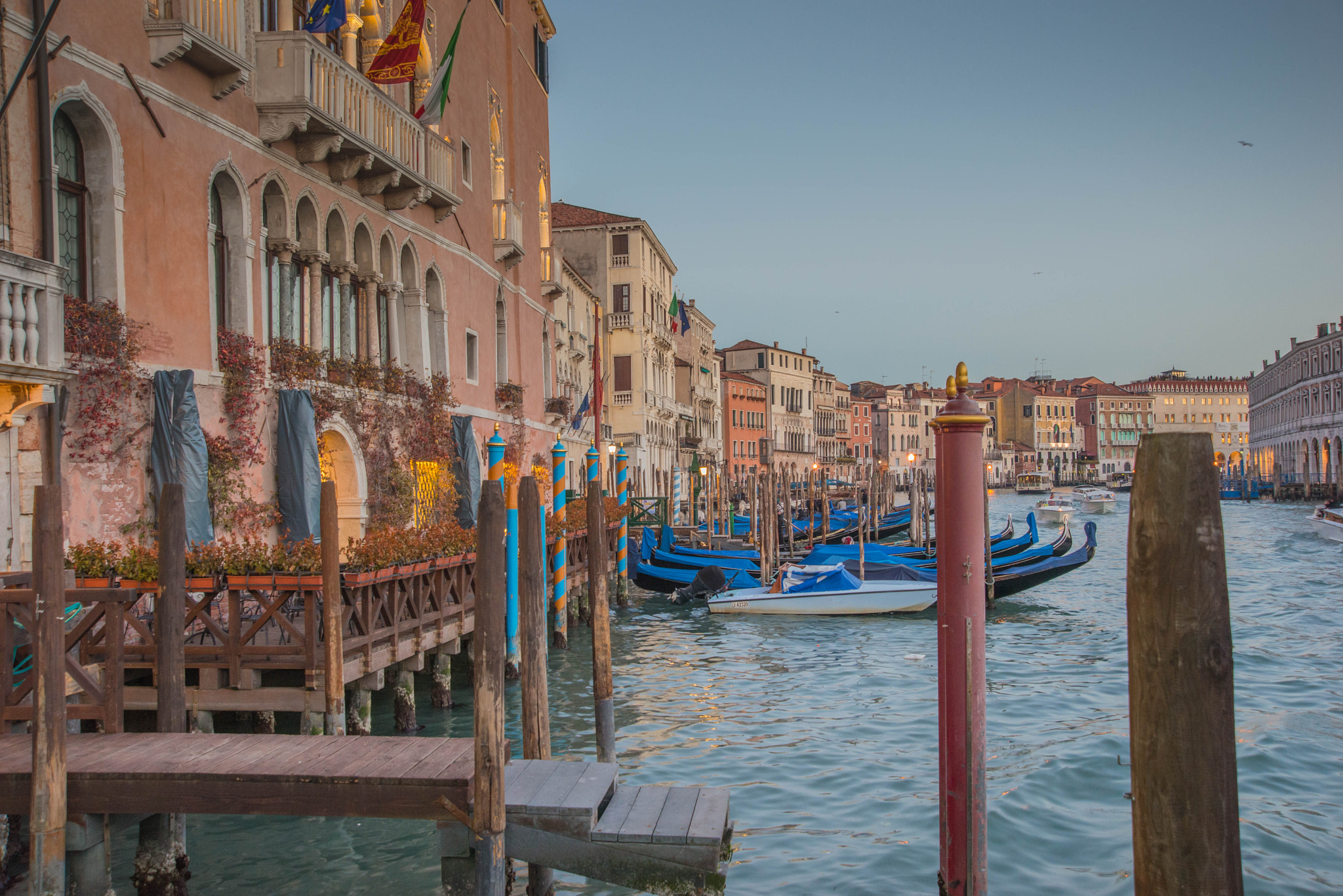 Nikon AF Nikkor 24-85mm F2.8-4D IF sample photo. Venise photography