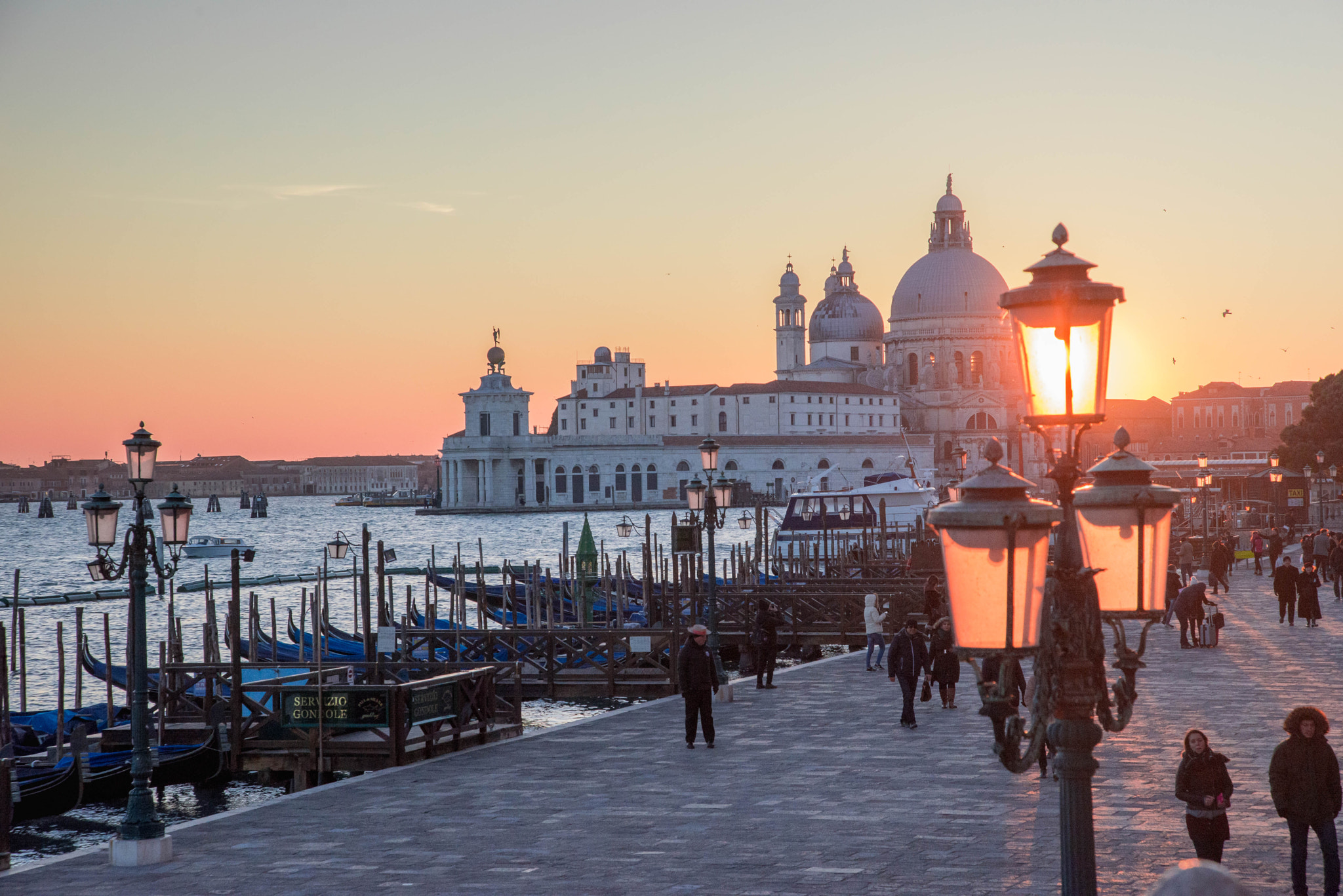 Nikon AF Nikkor 24-85mm F2.8-4D IF sample photo. Venise photography