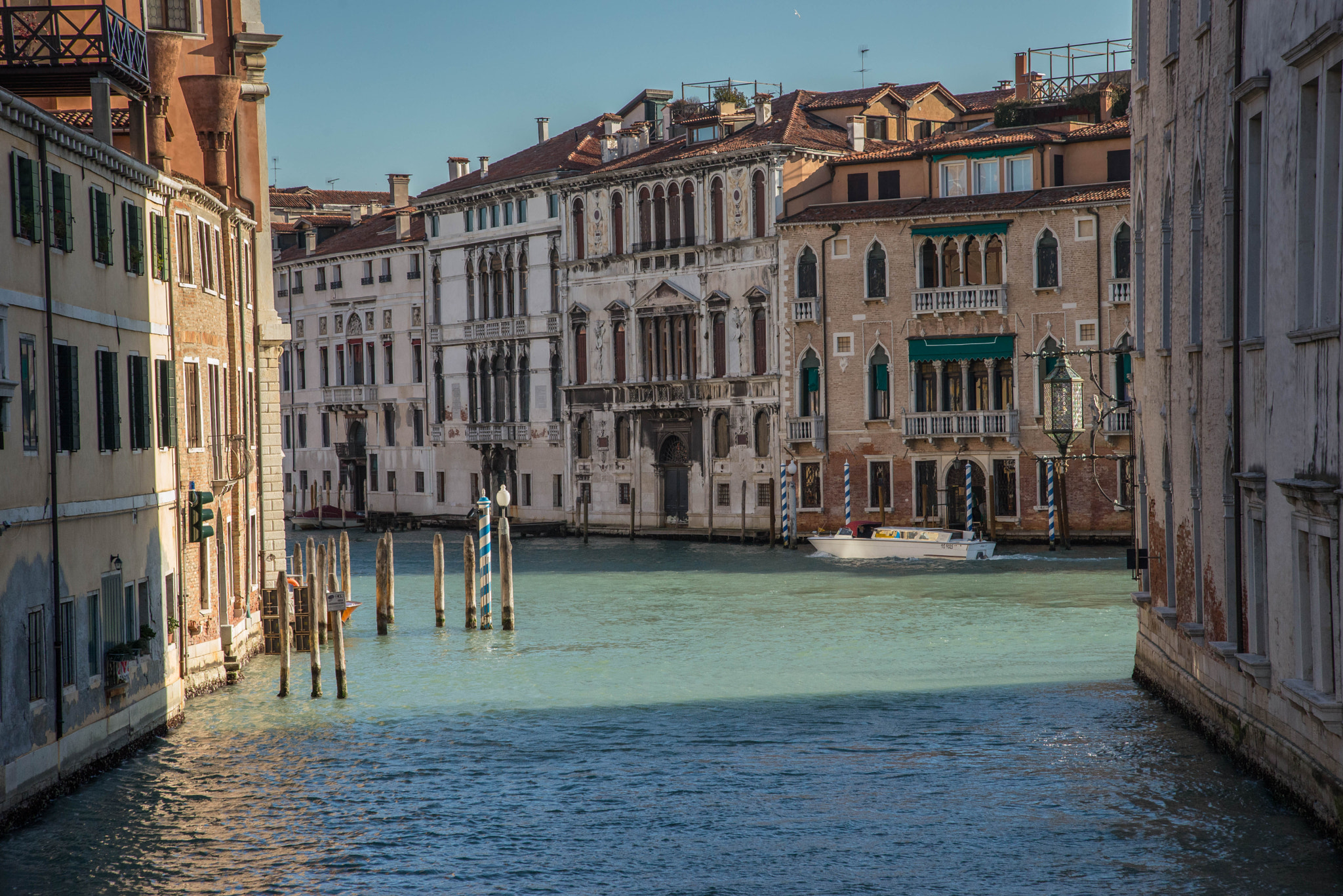 Nikon AF Nikkor 24-85mm F2.8-4D IF sample photo. Venise photography
