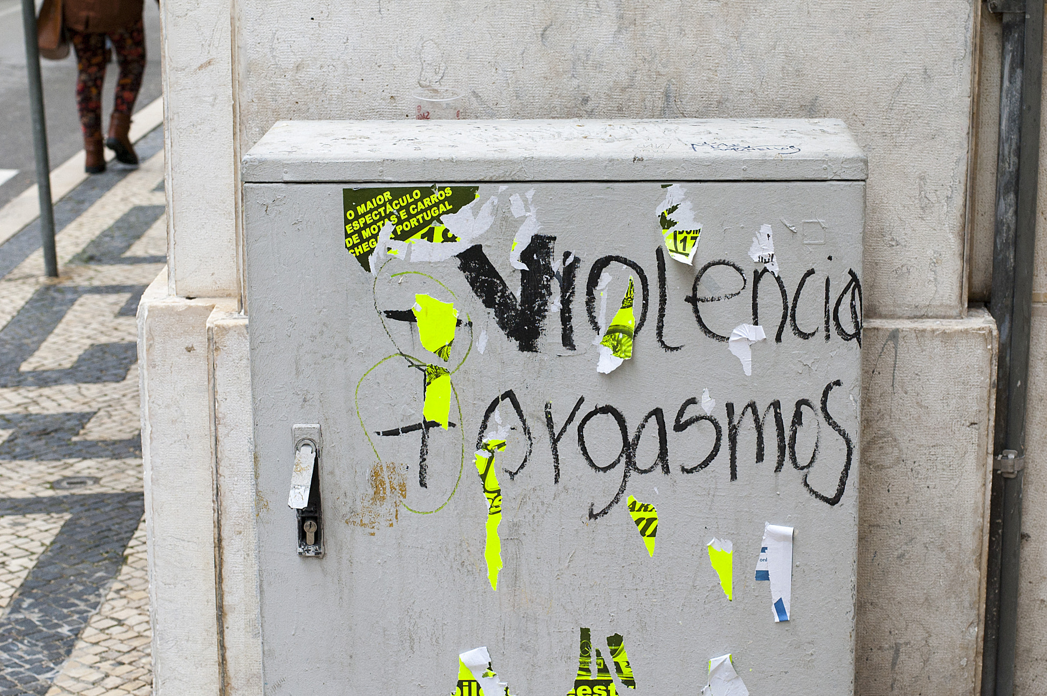 Nikon D40 + Nikon AF-S Nikkor 50mm F1.8G sample photo. Lisbon photography