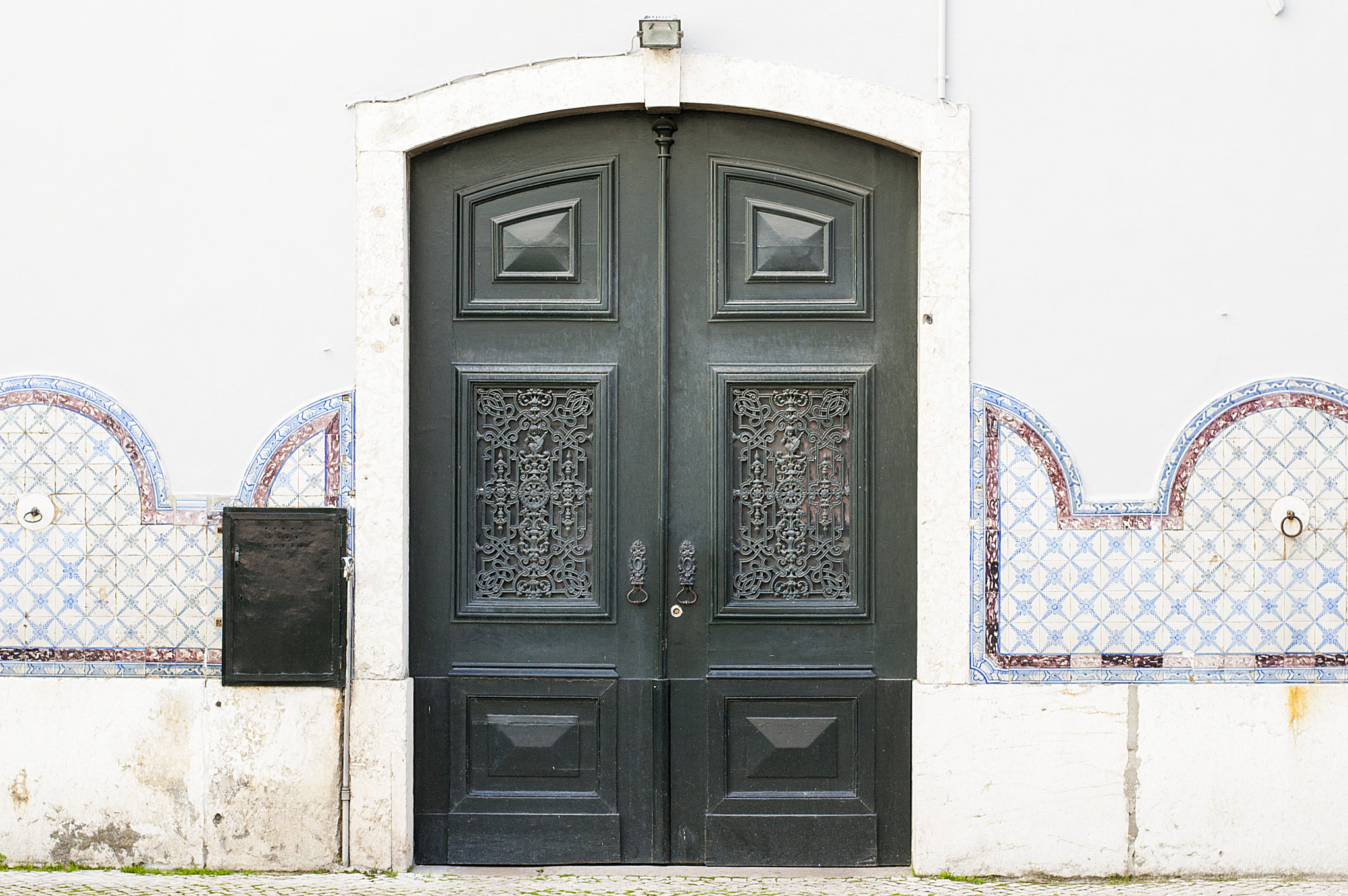 Nikon D40 + Nikon AF-S Nikkor 50mm F1.8G sample photo. Lisbon photography