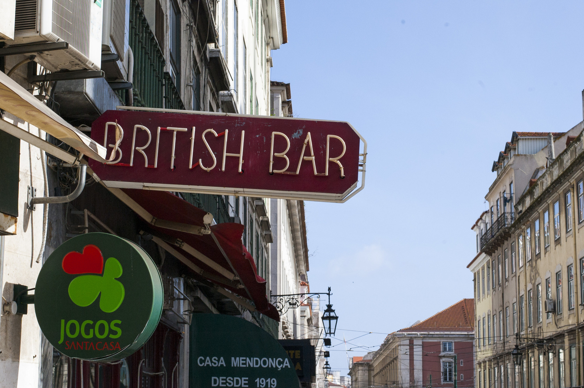 Nikon D40 + Nikon AF-S Nikkor 50mm F1.8G sample photo. Lisbon photography