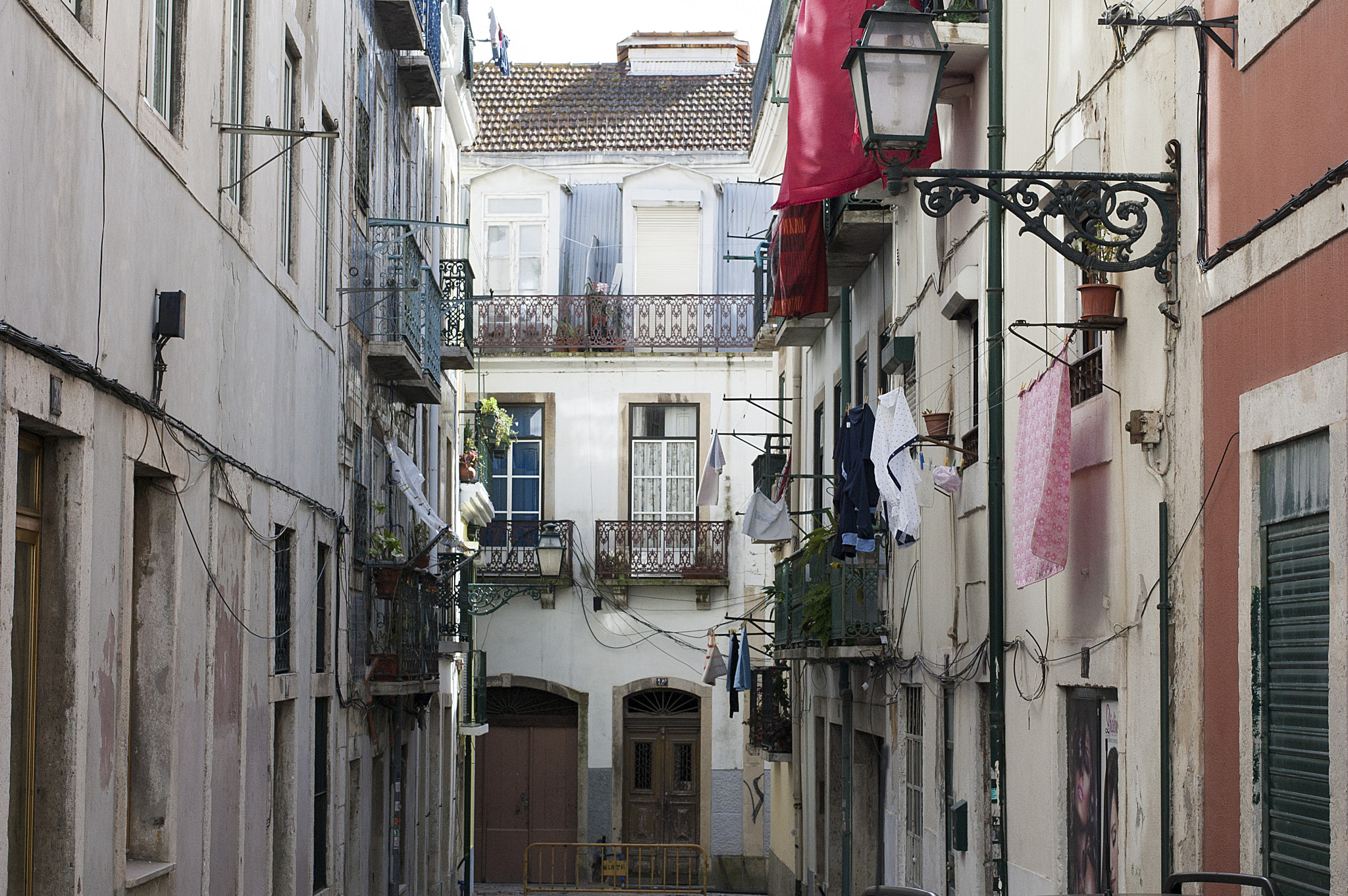 Nikon D40 + Nikon AF-S Nikkor 50mm F1.8G sample photo. Lisbon photography