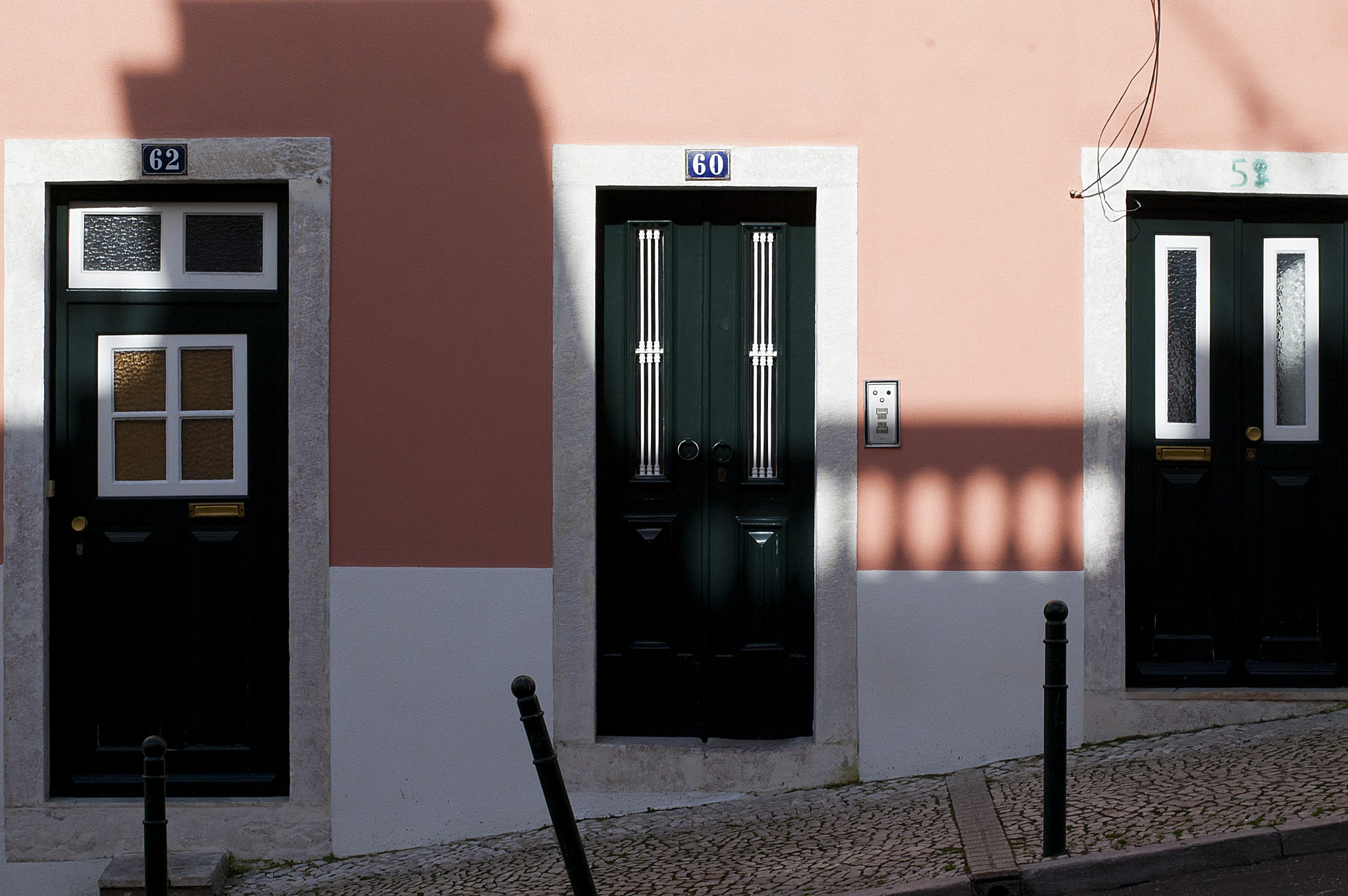 Nikon D40 + Nikon AF-S Nikkor 50mm F1.8G sample photo. Lisbon photography