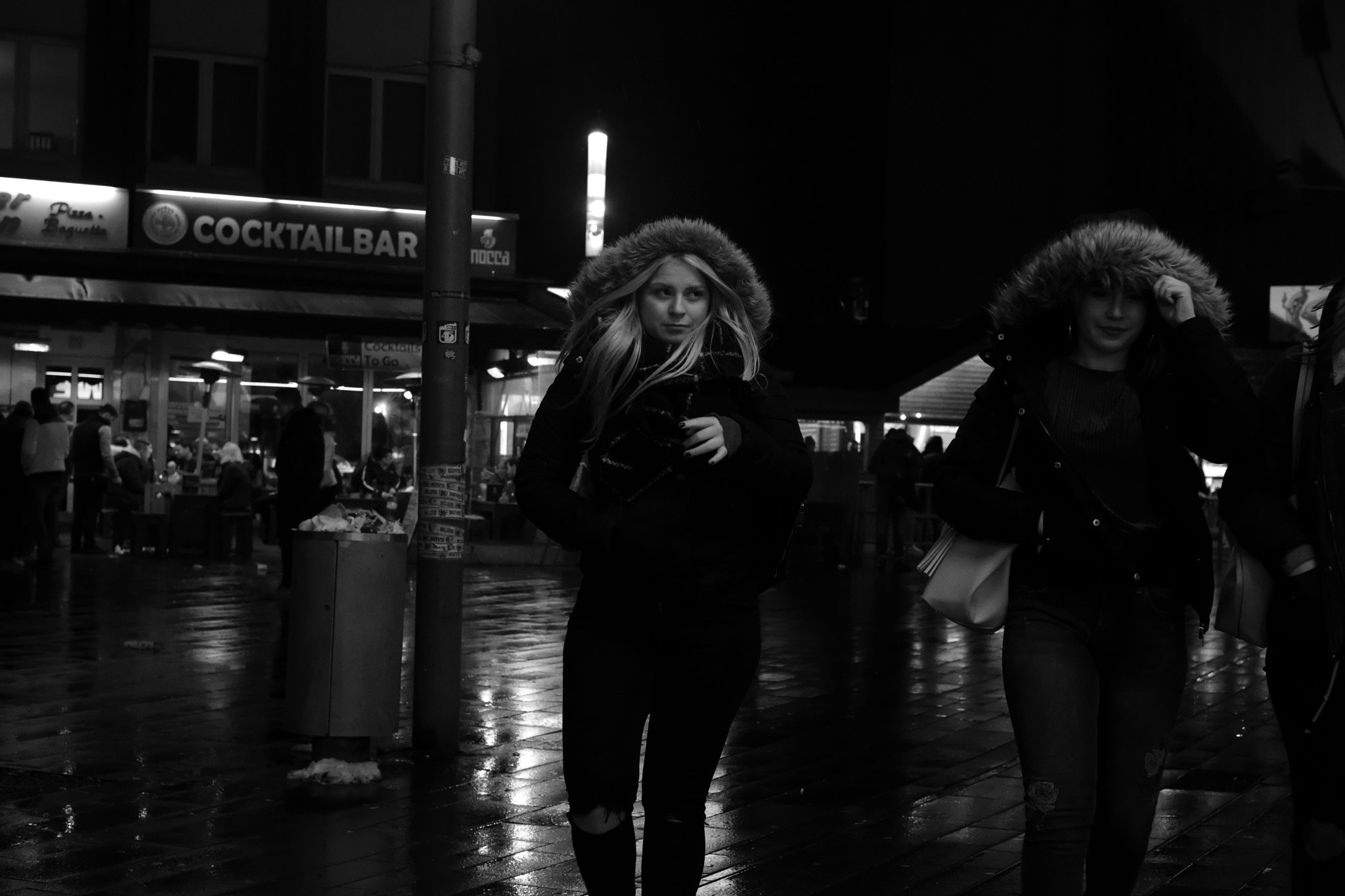 Fujifilm X-T2 + ZEISS Touit 32mm F1.8 sample photo. Rainy night in bochum photography