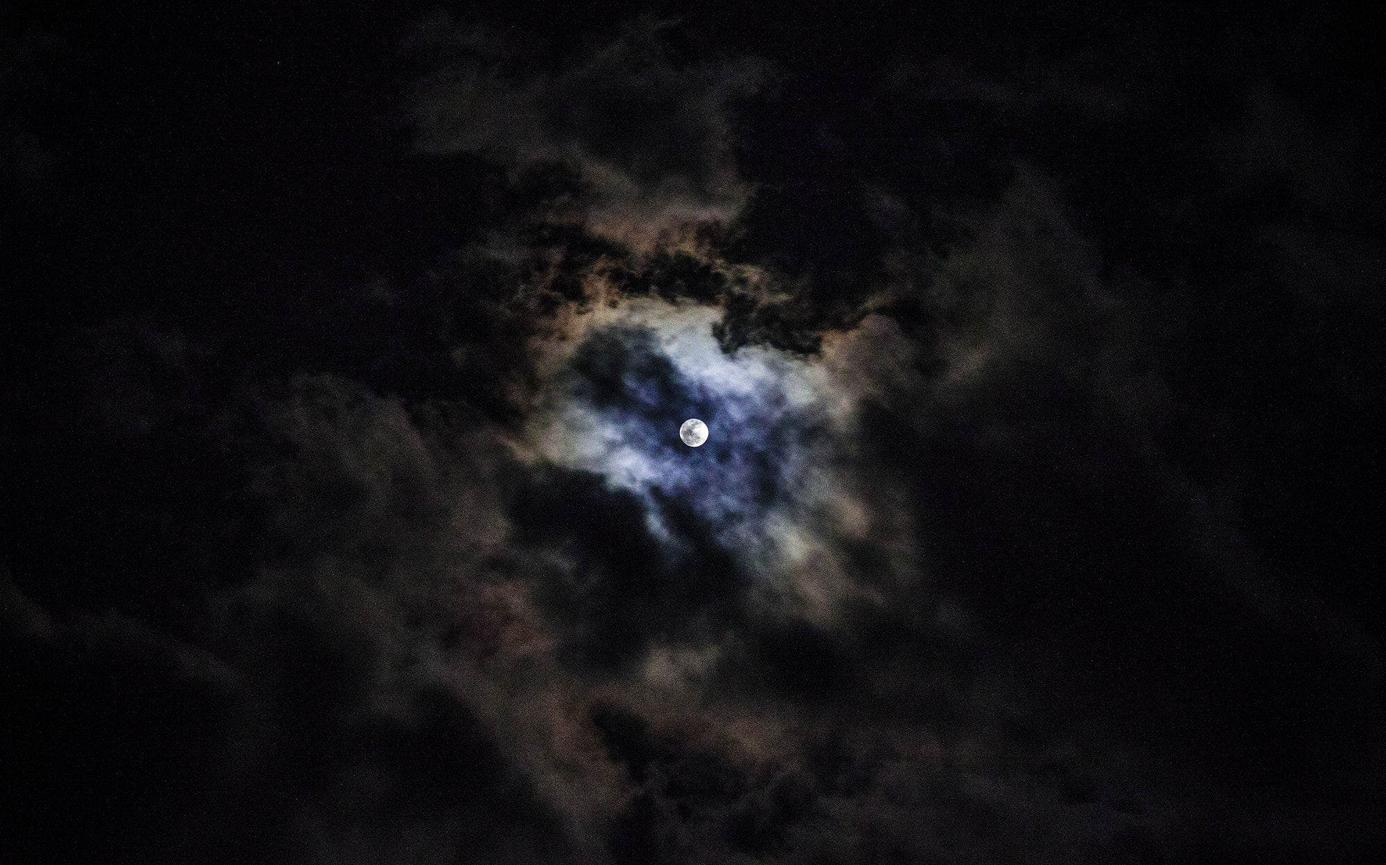 Canon EF-S 17-55mm F2.8 IS USM sample photo. La noche de hoy photography