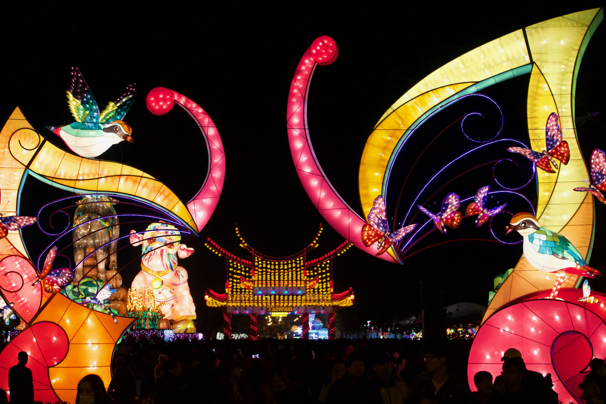 Sony a6000 + Sony FE 70-200mm F4 G OSS sample photo. 2017 taiwan lantern festival photography