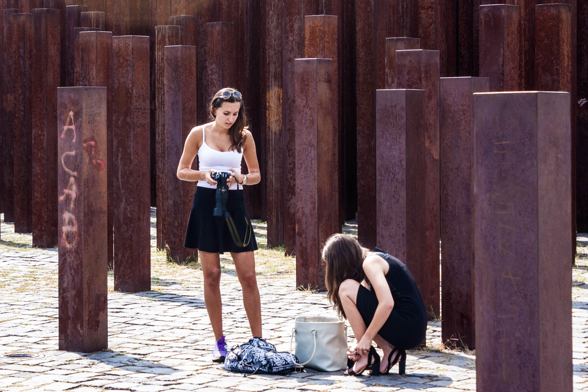 Canon EOS 40D sample photo. The photographer and her model photography