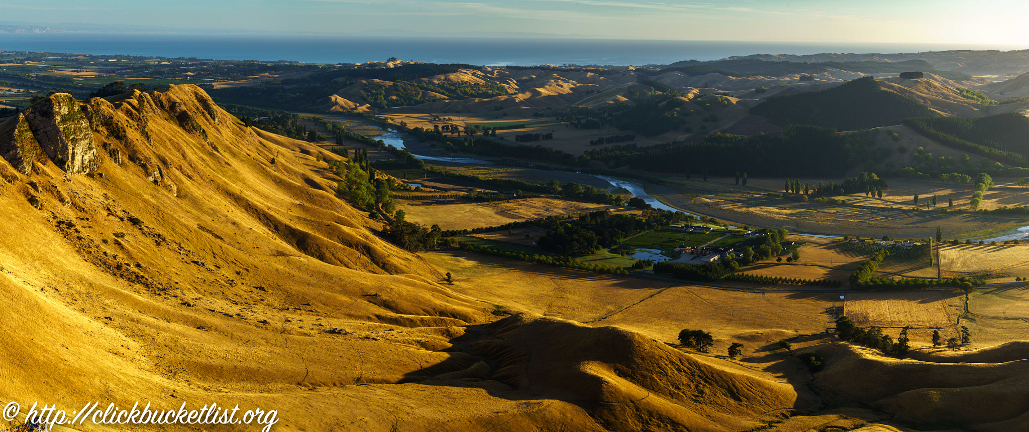 Sony a99 II + Sony 70-300mm F4.5-5.6 G SSM sample photo. Sun hitting the tuki tuki valley photography