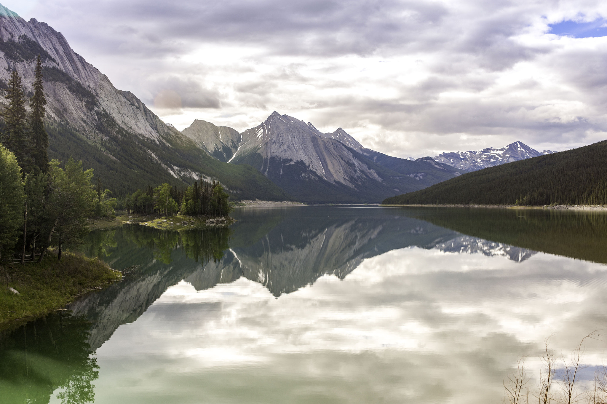 Nikon AF-S Nikkor 28-70mm F2.8 ED-IF sample photo. Canadian lake photography