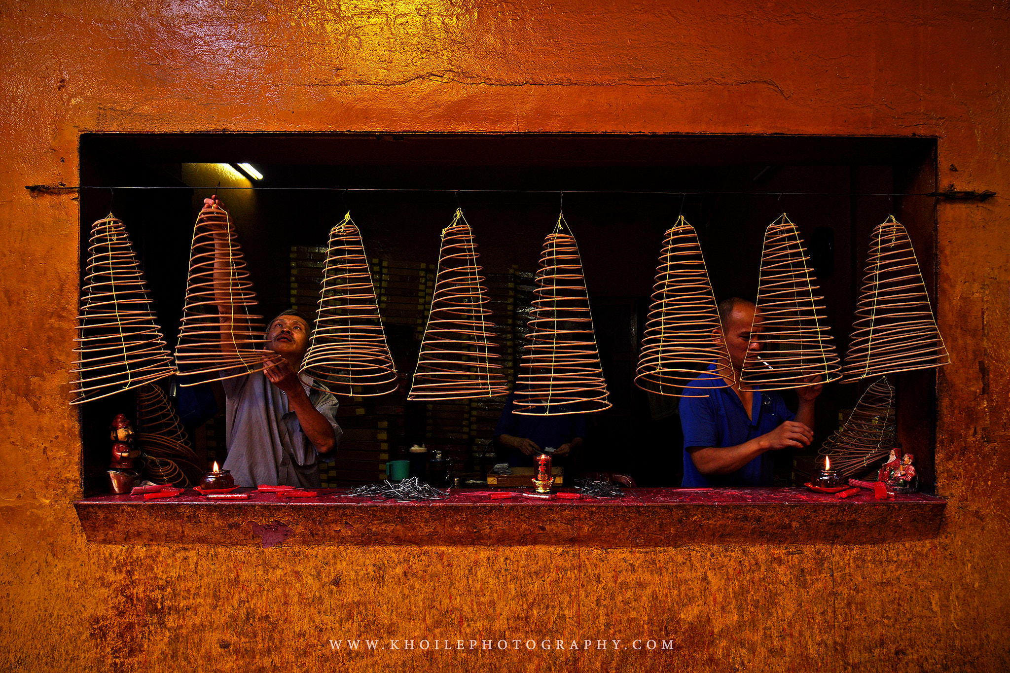 DT 16-35mm F4 SAM sample photo. The window of belief photography