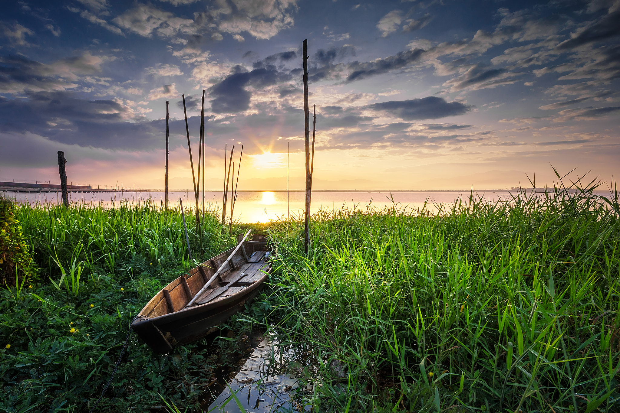 Sony a6000 + Sony DT 50mm F1.8 SAM sample photo. The wooden boat photography