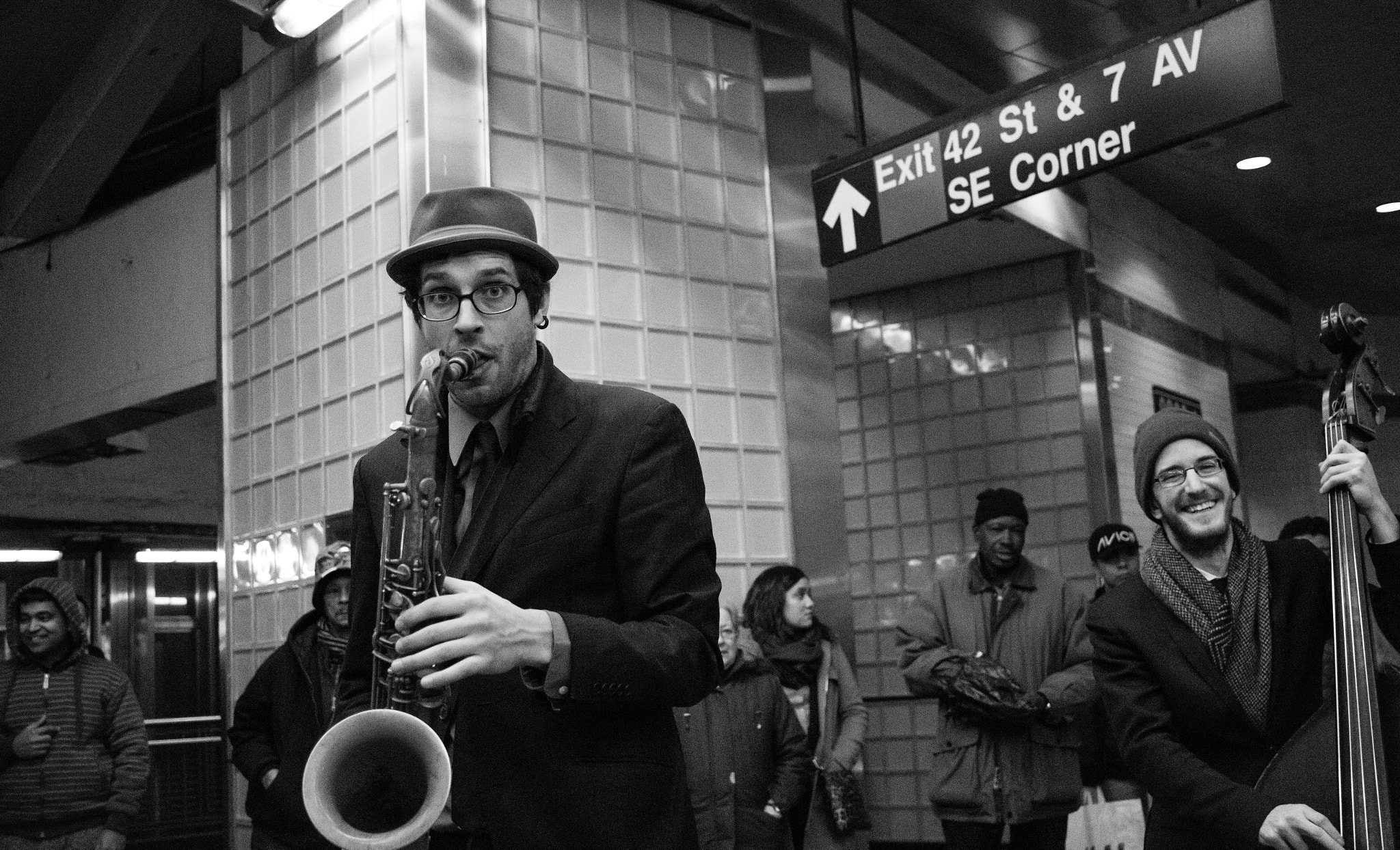 Canon EF-S 24mm F2.8 STM sample photo. Street musicians photography