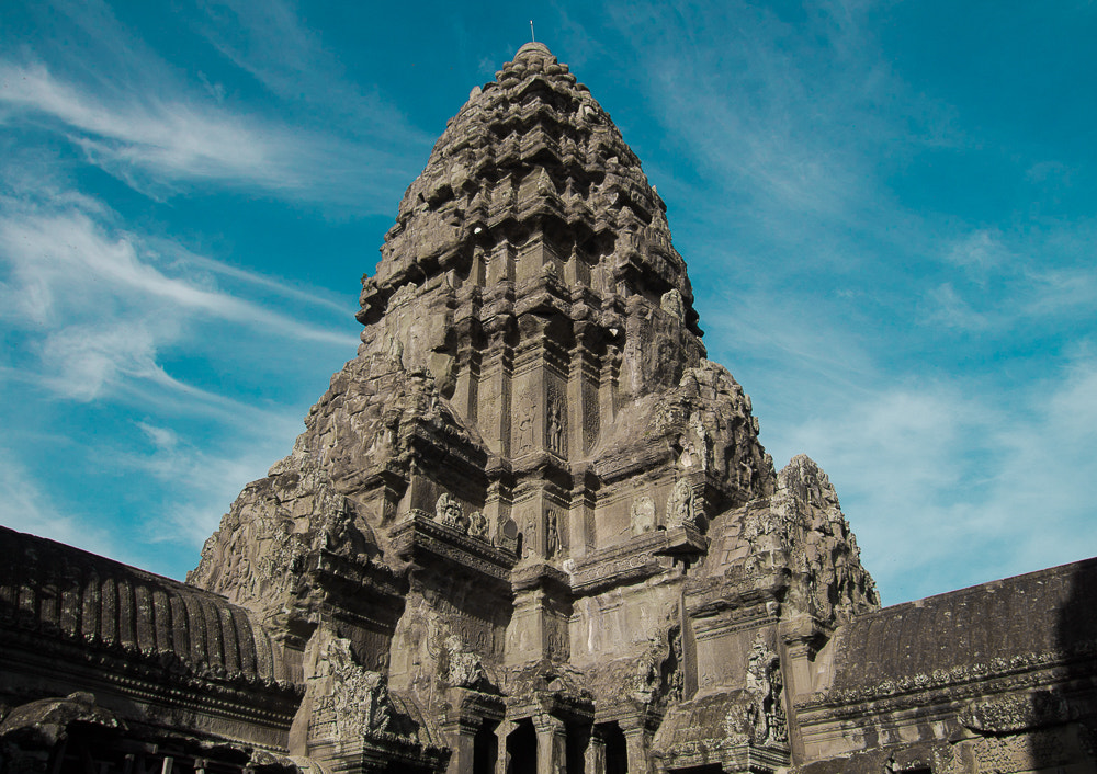 Canon EF-S 17-55mm F2.8 IS USM sample photo. Wat a tower photography