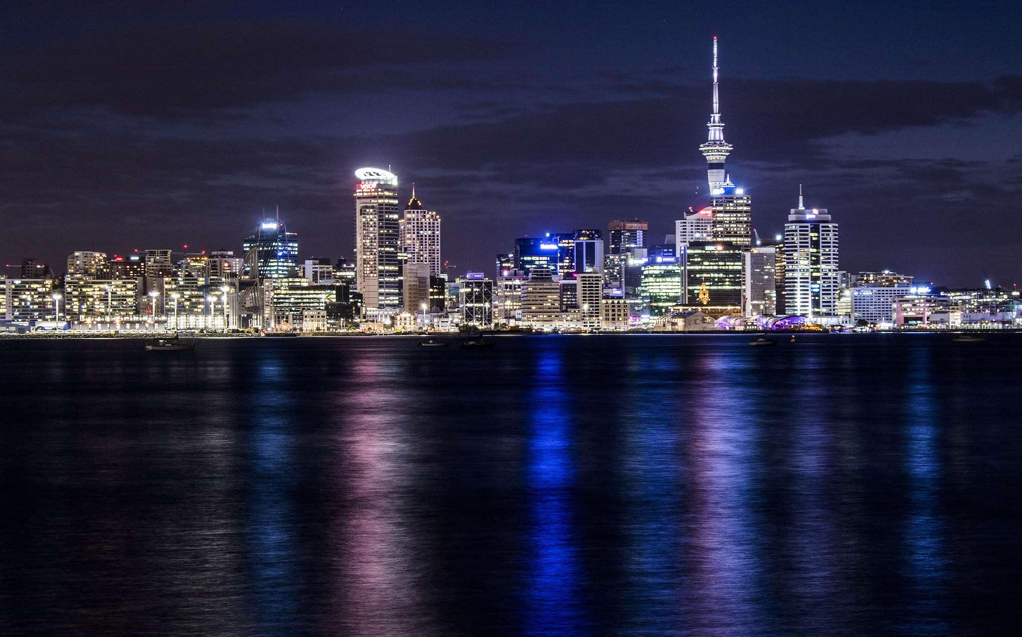 Canon EOS 7D Mark II sample photo. Auckland by night photography